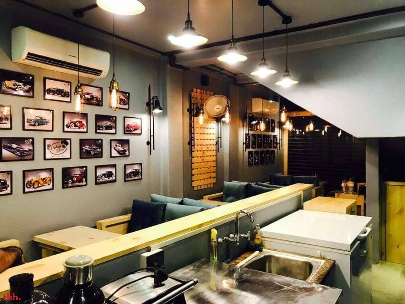 Vintage Kitchen Outlet Image