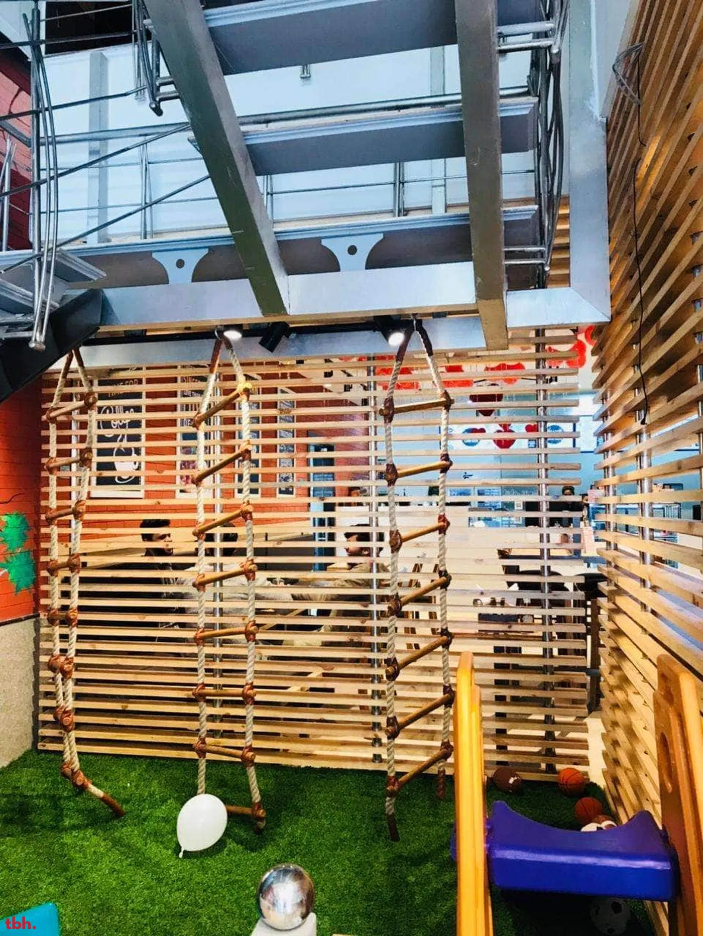 Cafe Canteen Outlet Image