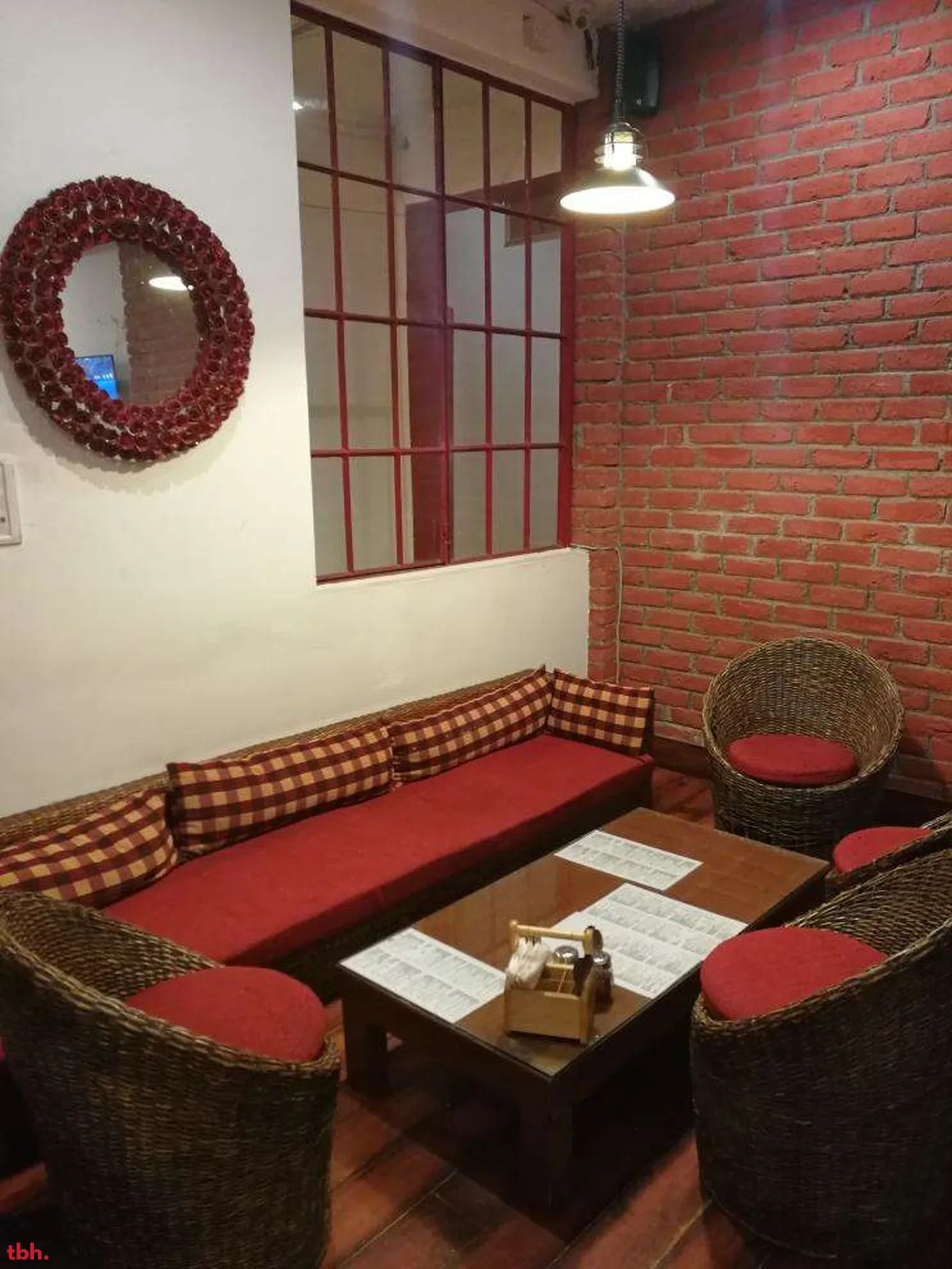 Cafe Red Outlet Image