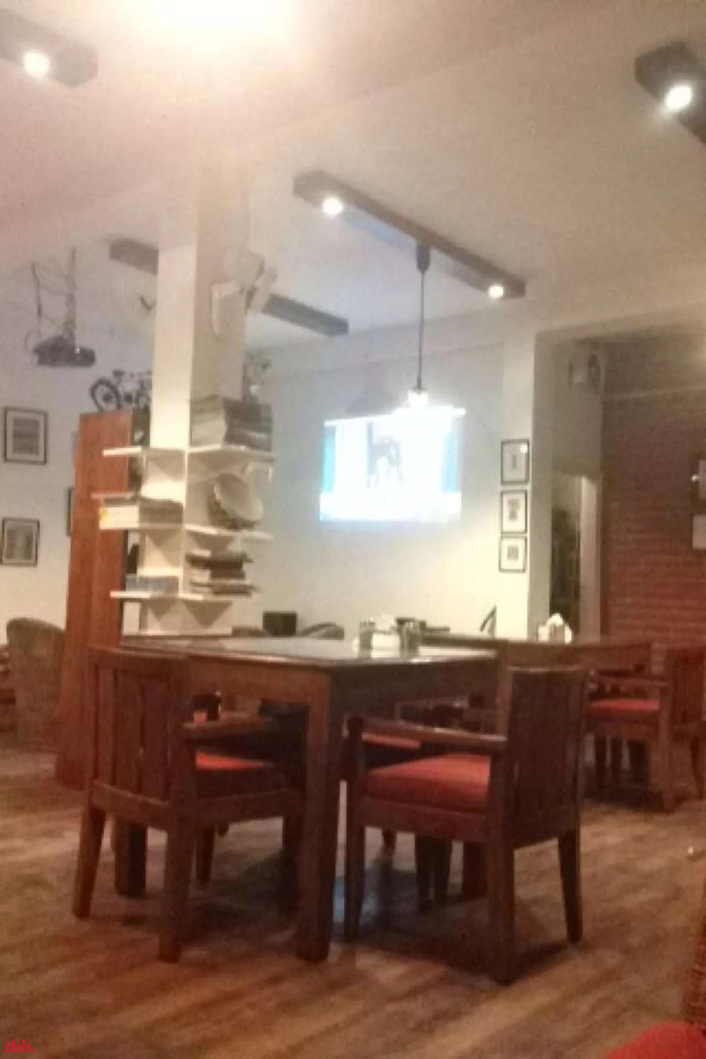 Cafe Red Outlet Image