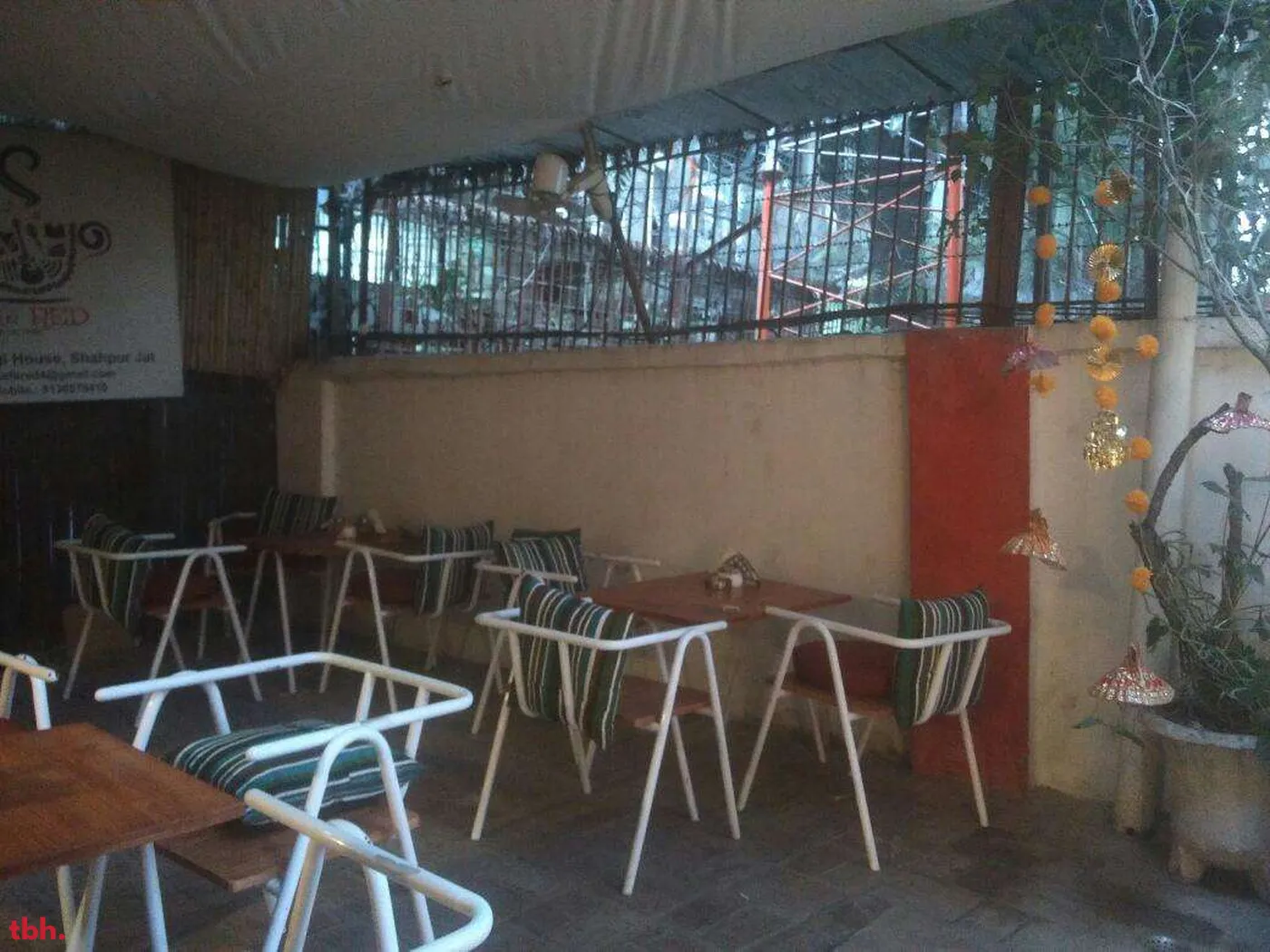 Cafe Red Outlet Image