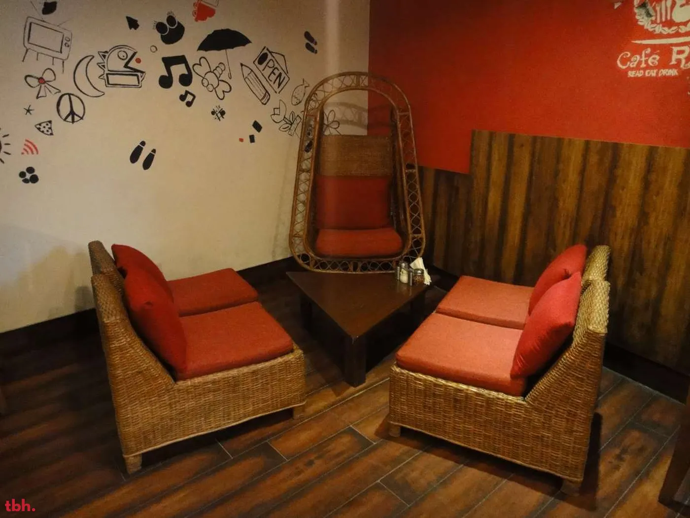 Cafe Red Outlet Image