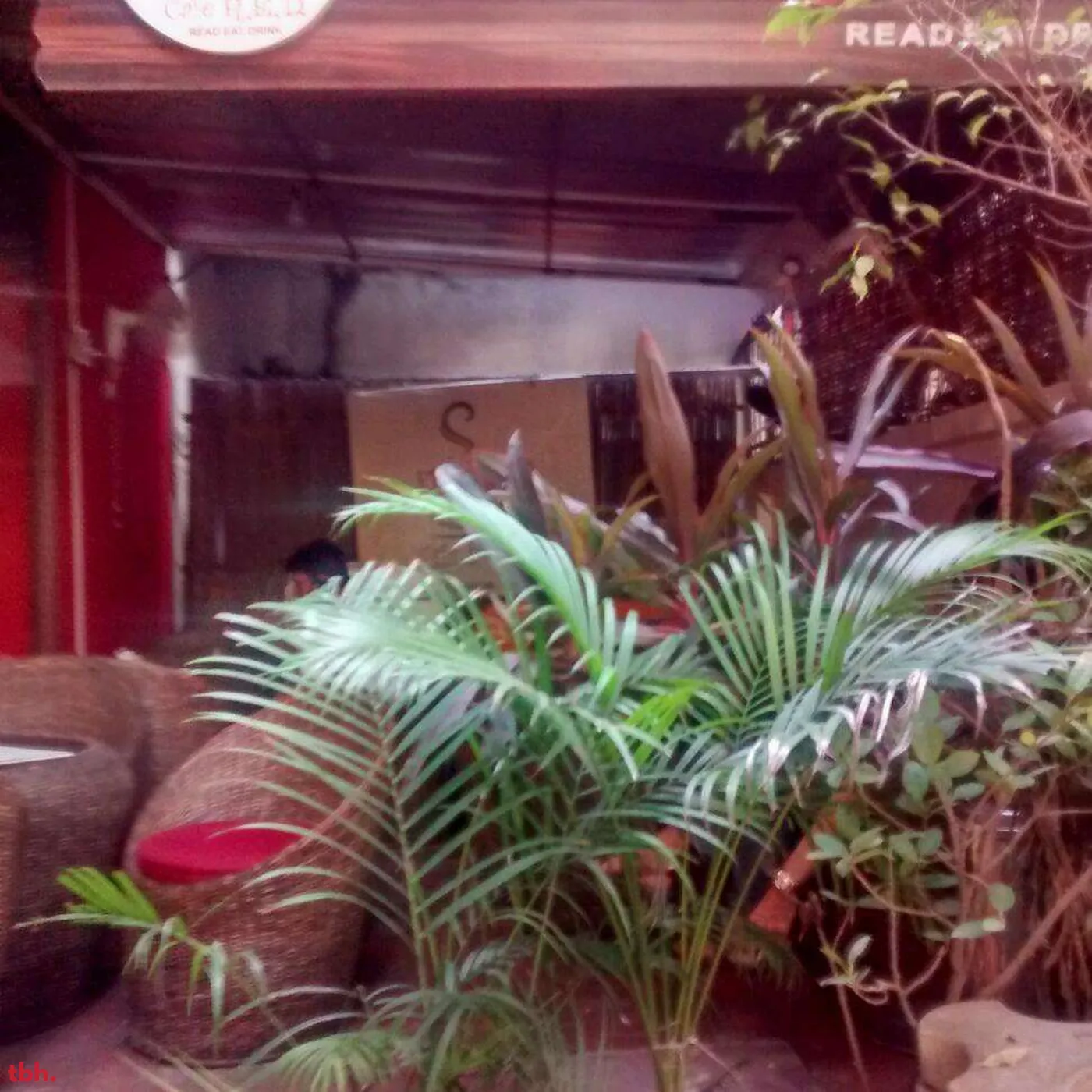 Cafe Red Outlet Image