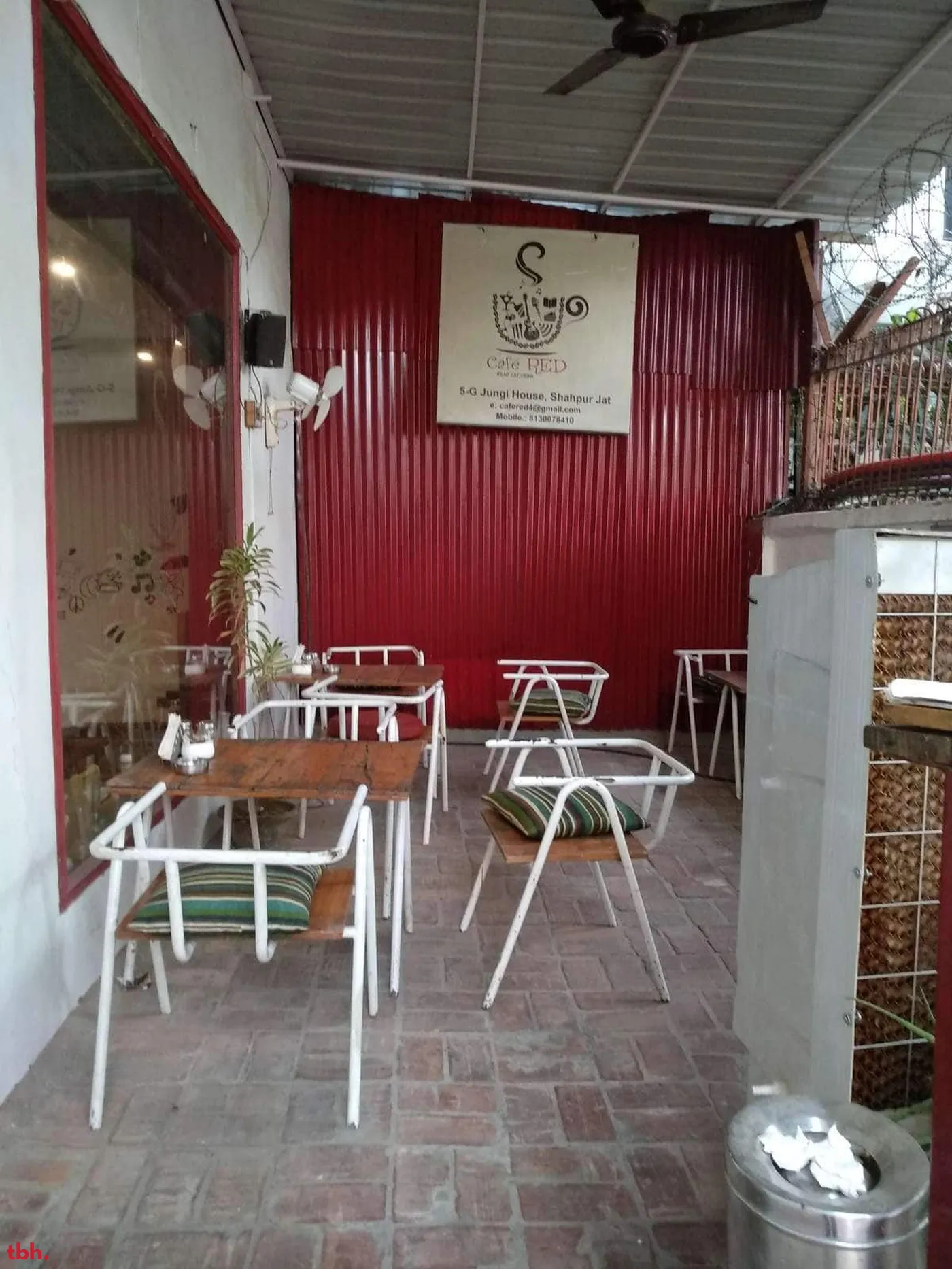 Cafe Red Outlet Image