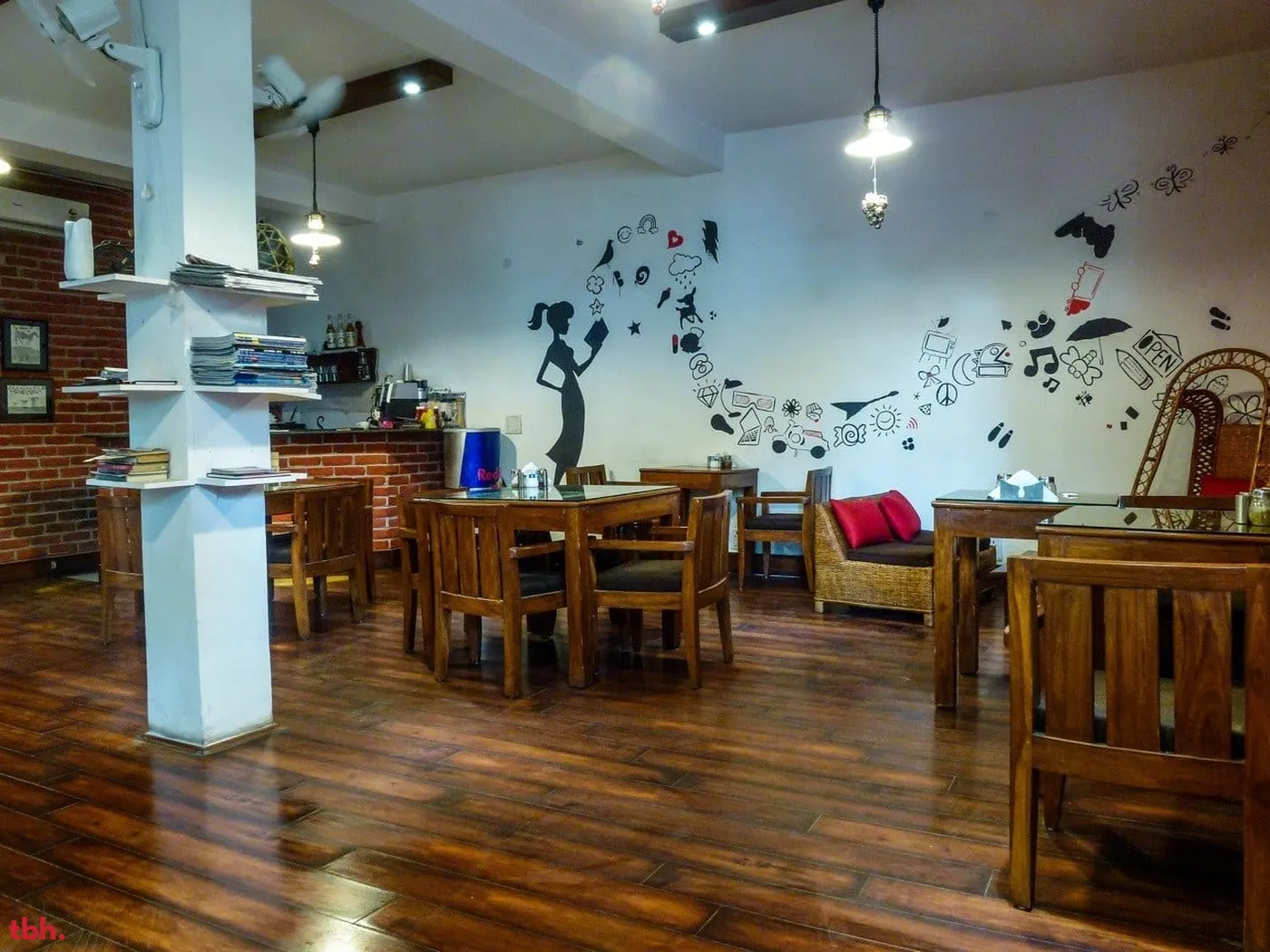 Cafe Red Outlet Image