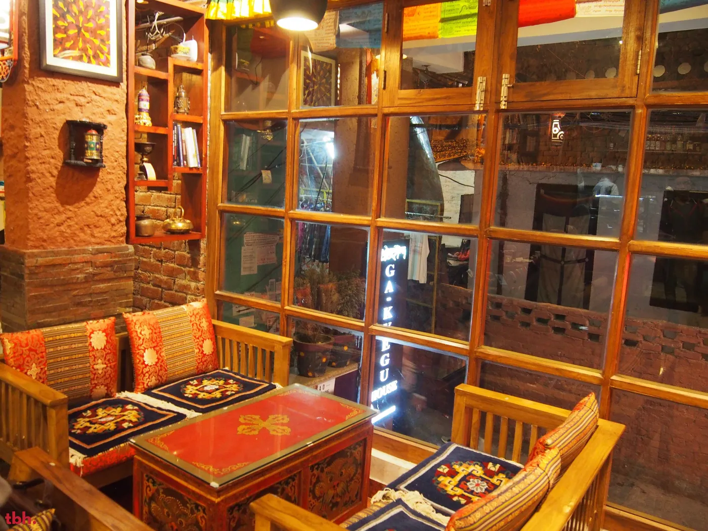 Kham Coffee House outlet image
