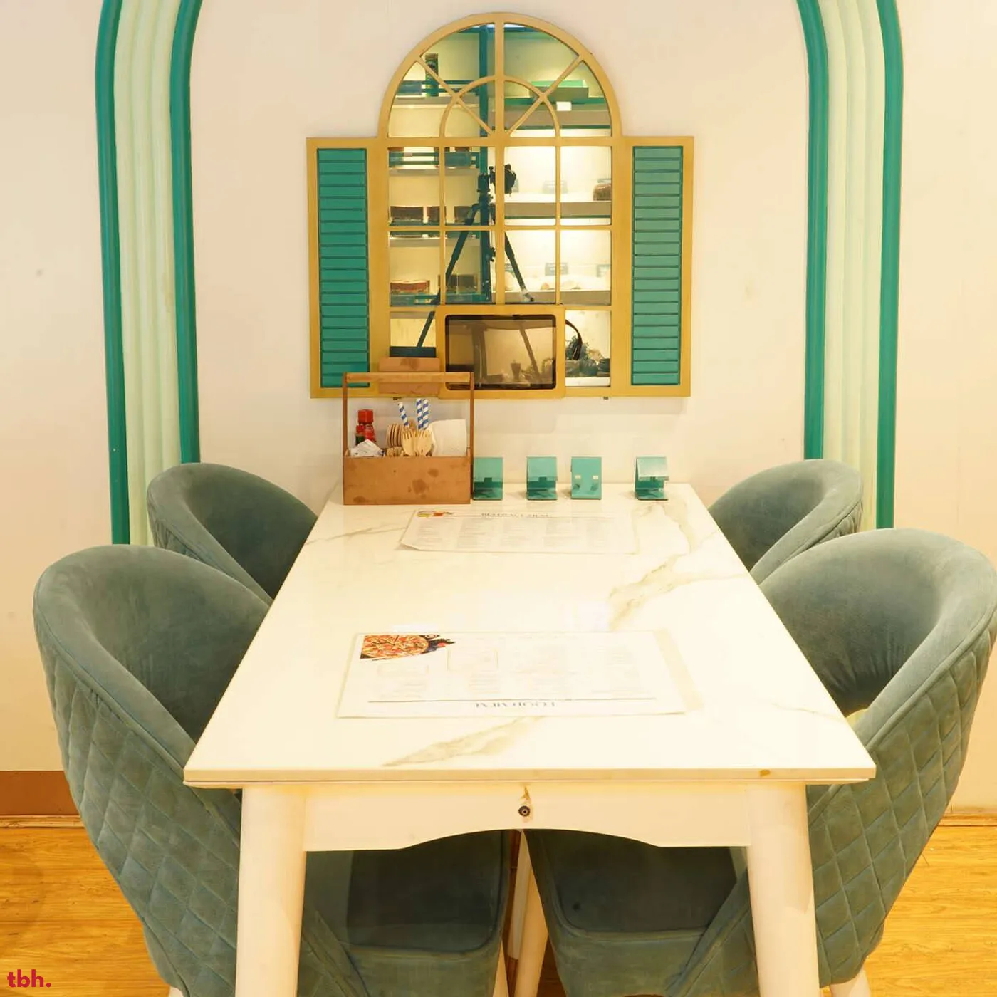 Maitrre Patisserie Outlet Image