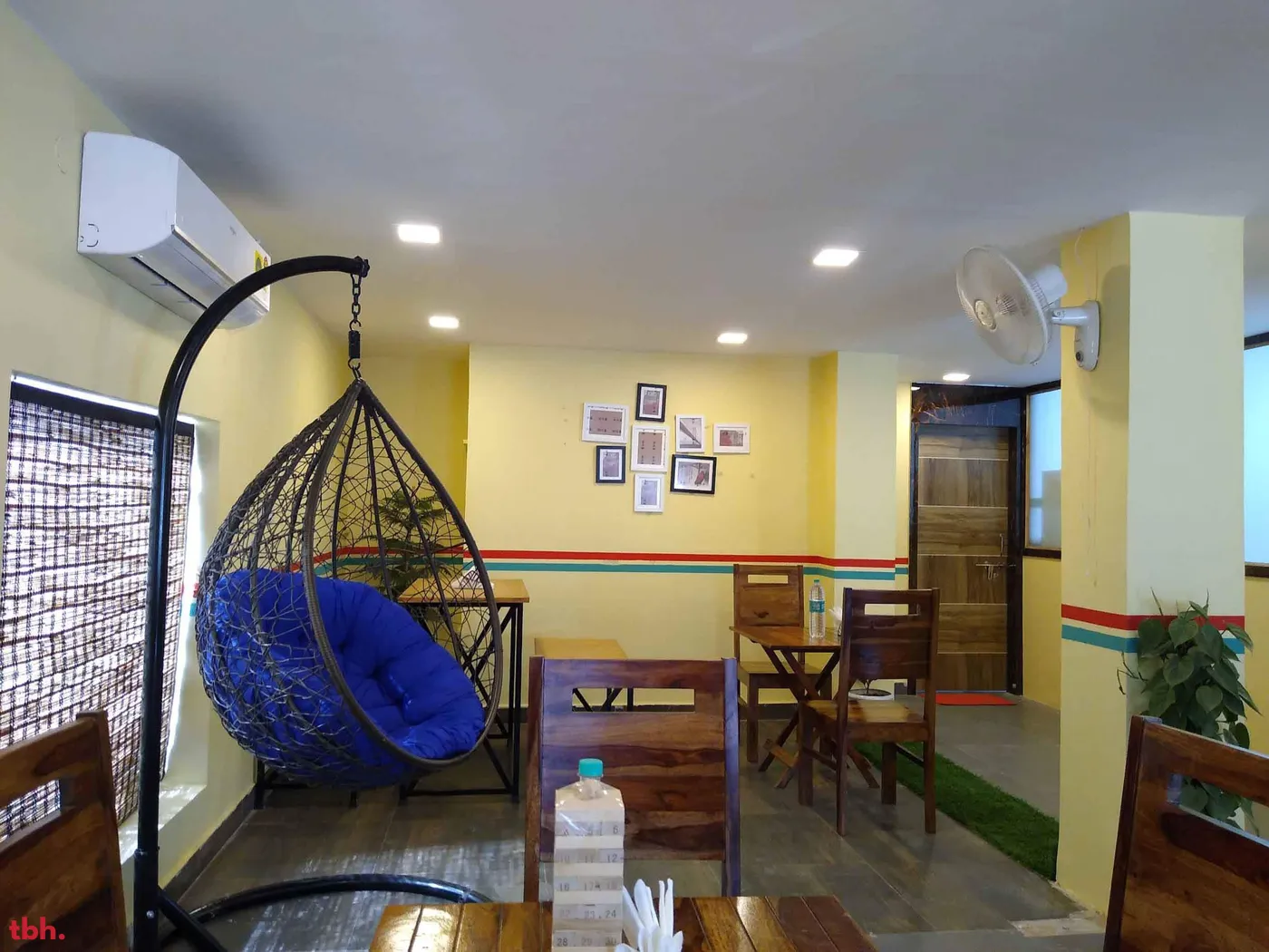 Four Directions Cafe Outlet Image