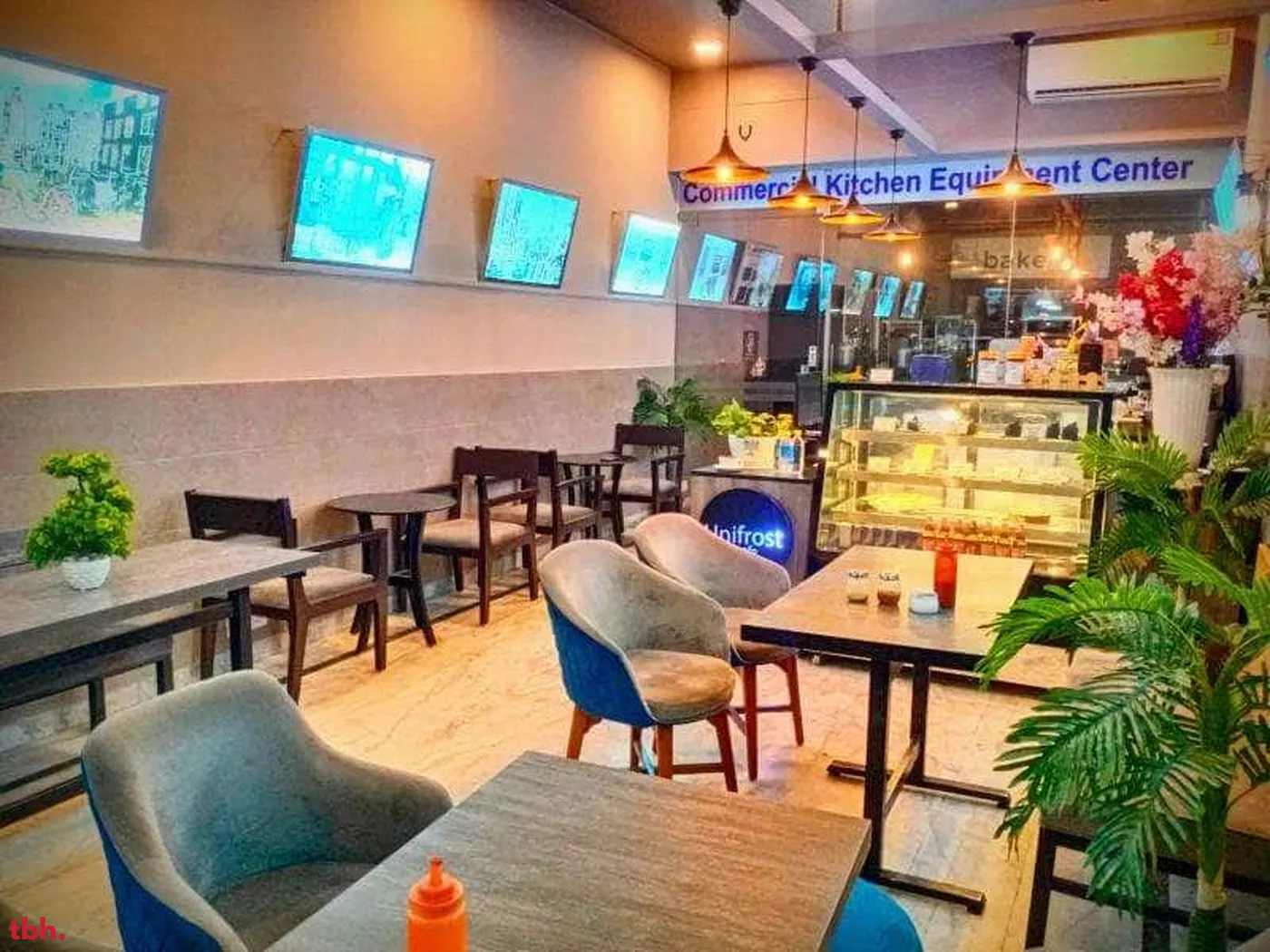 Unifrost Cafe Outlet Image