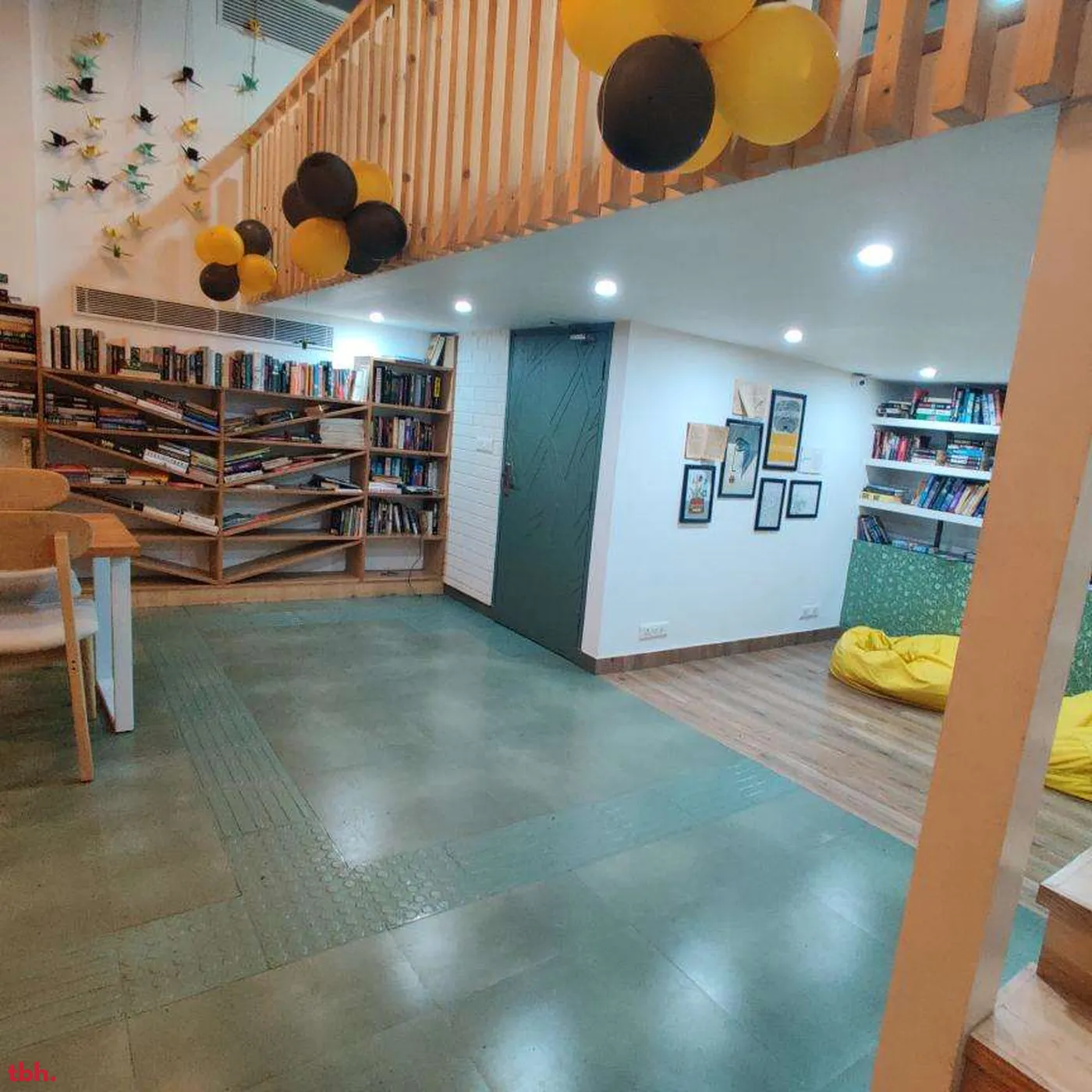 Merak Bistro Outlet Image