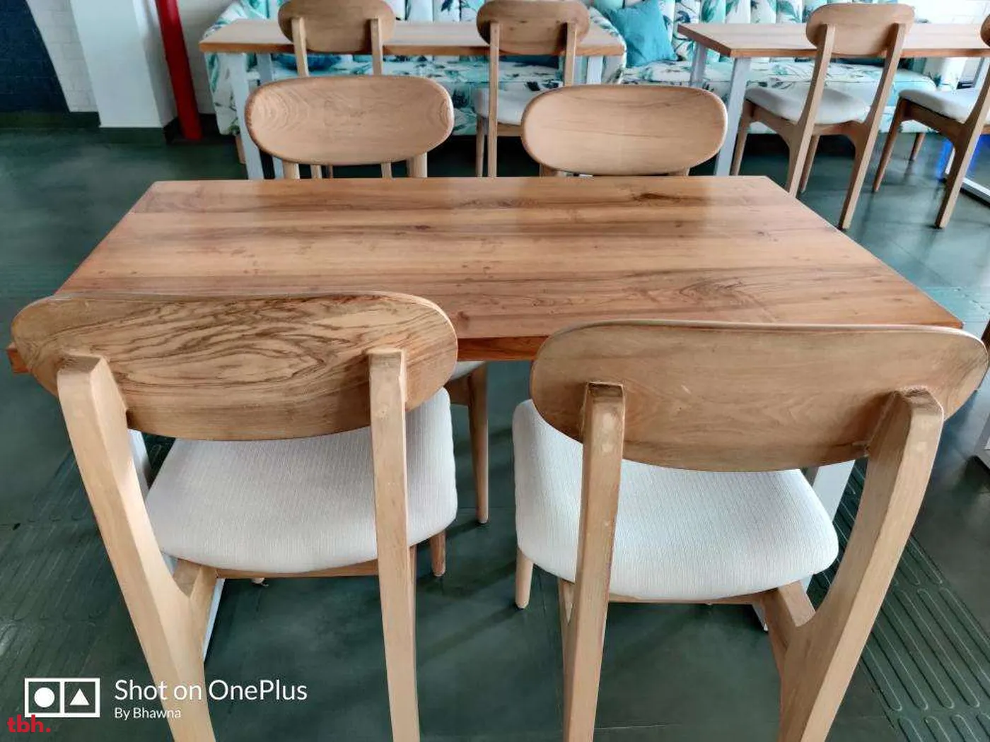 Merak Bistro Outlet Image