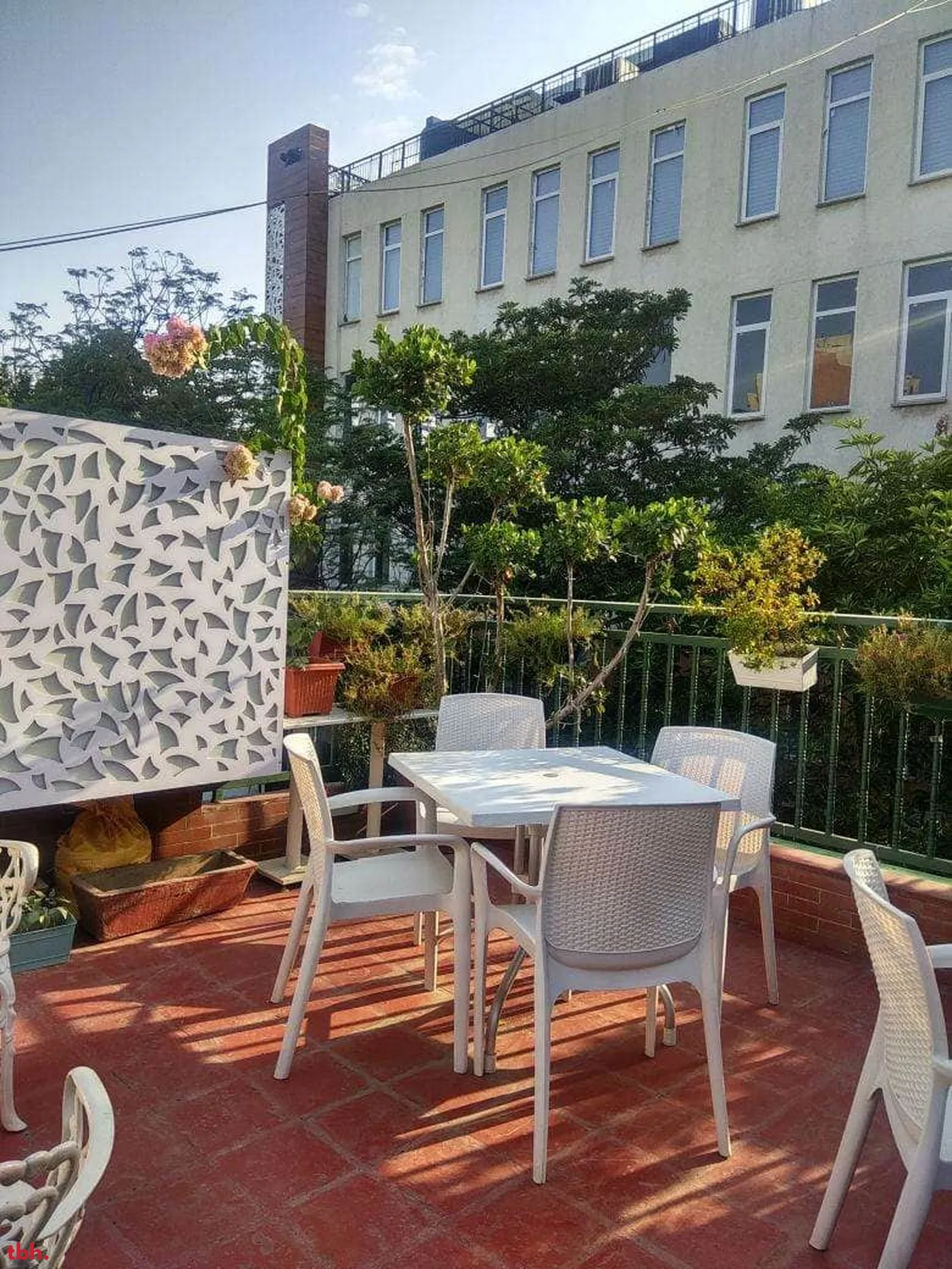 DeliBombay Cafe & Delicatessen Outlet Image