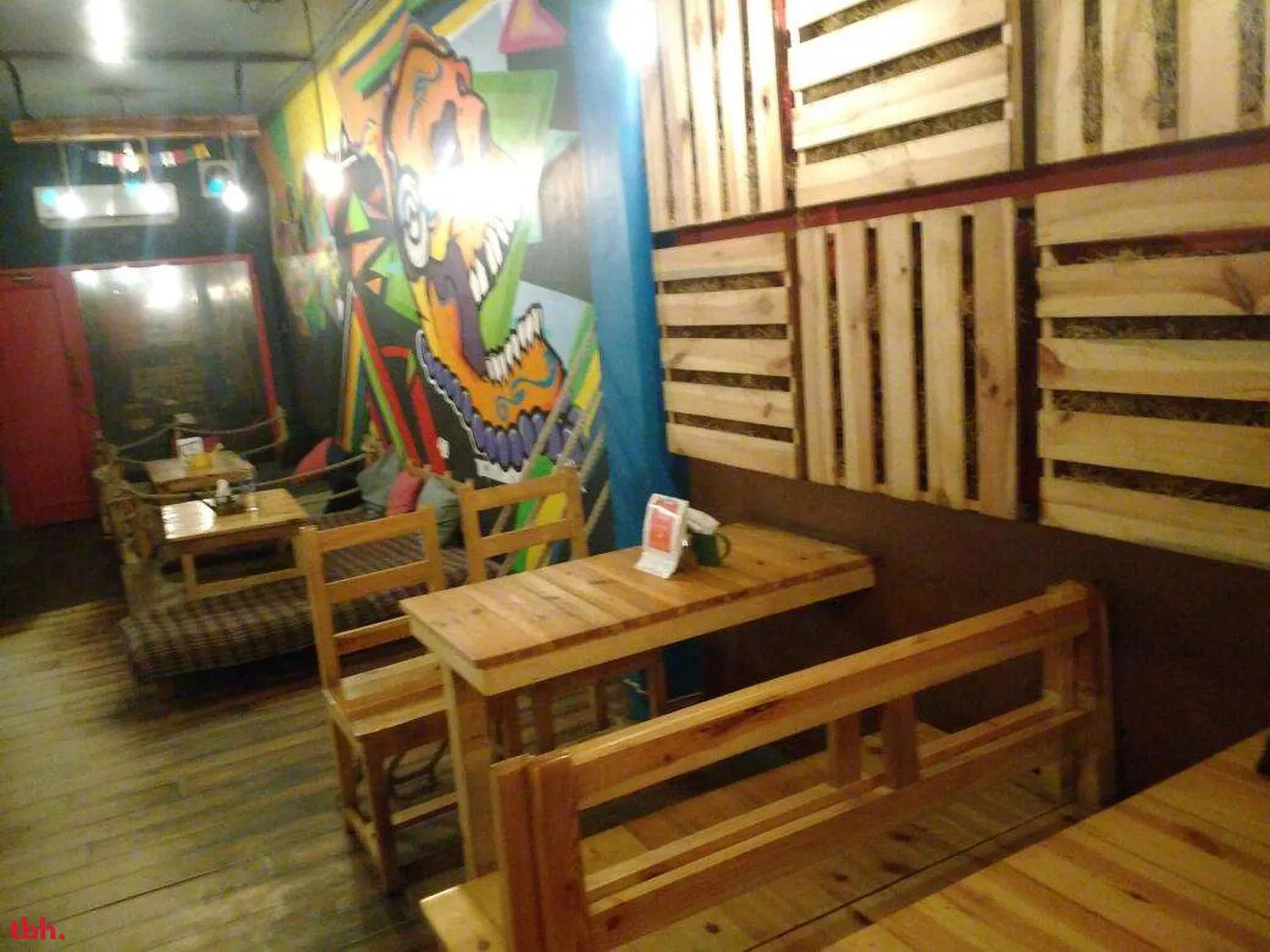 Young Wild Free Cafe Outlet Image