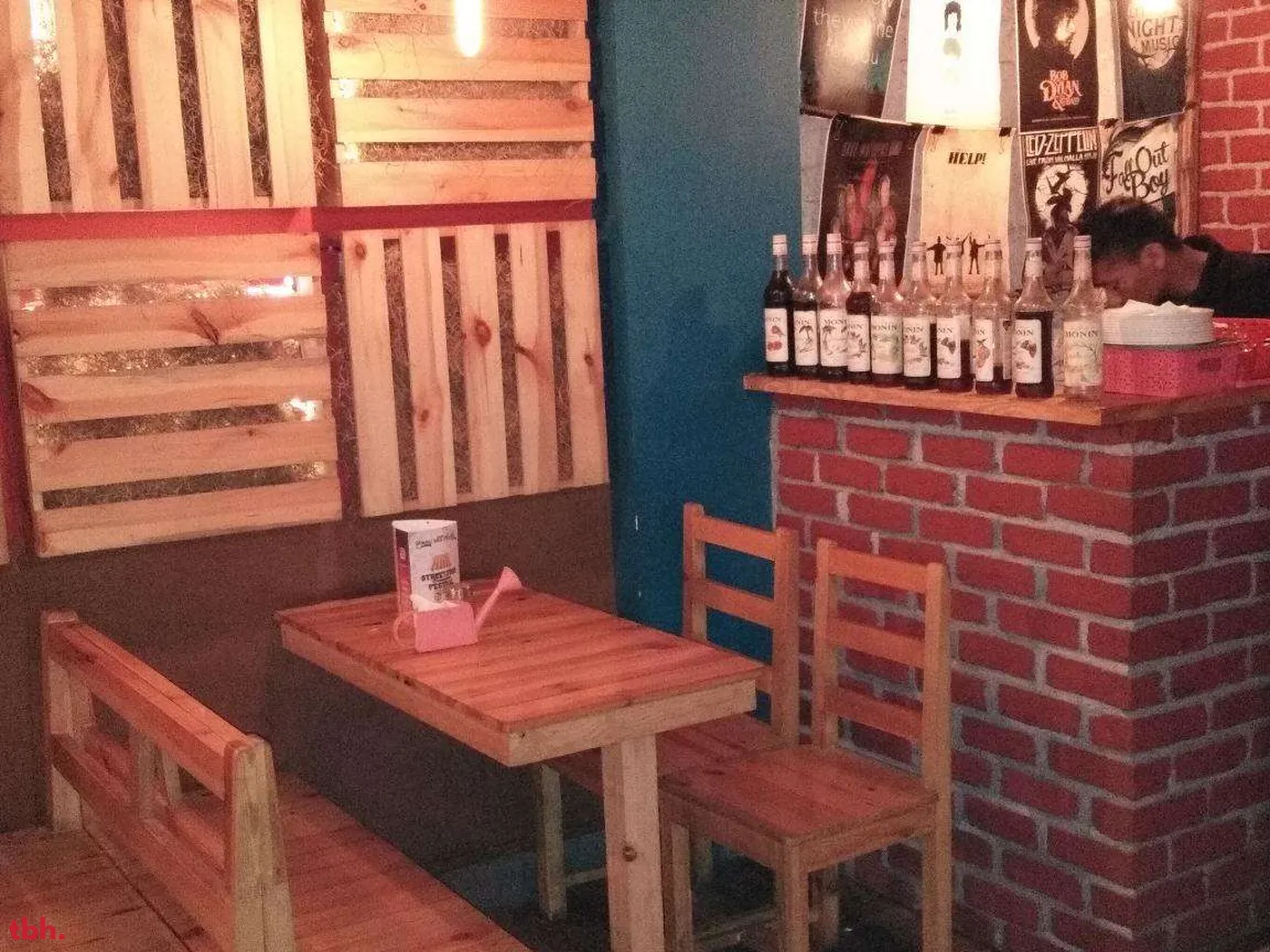 Young Wild Free Cafe Outlet Image