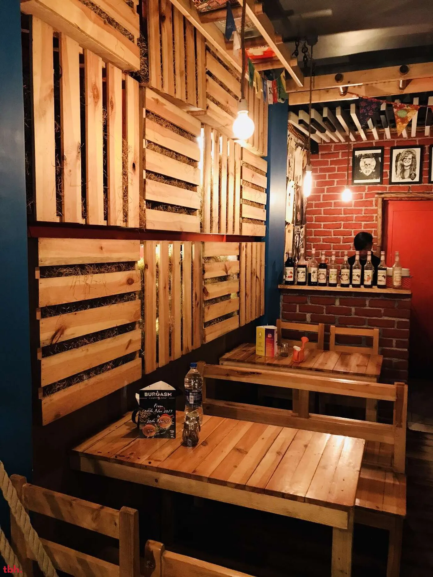 Young Wild Free Cafe Outlet Image