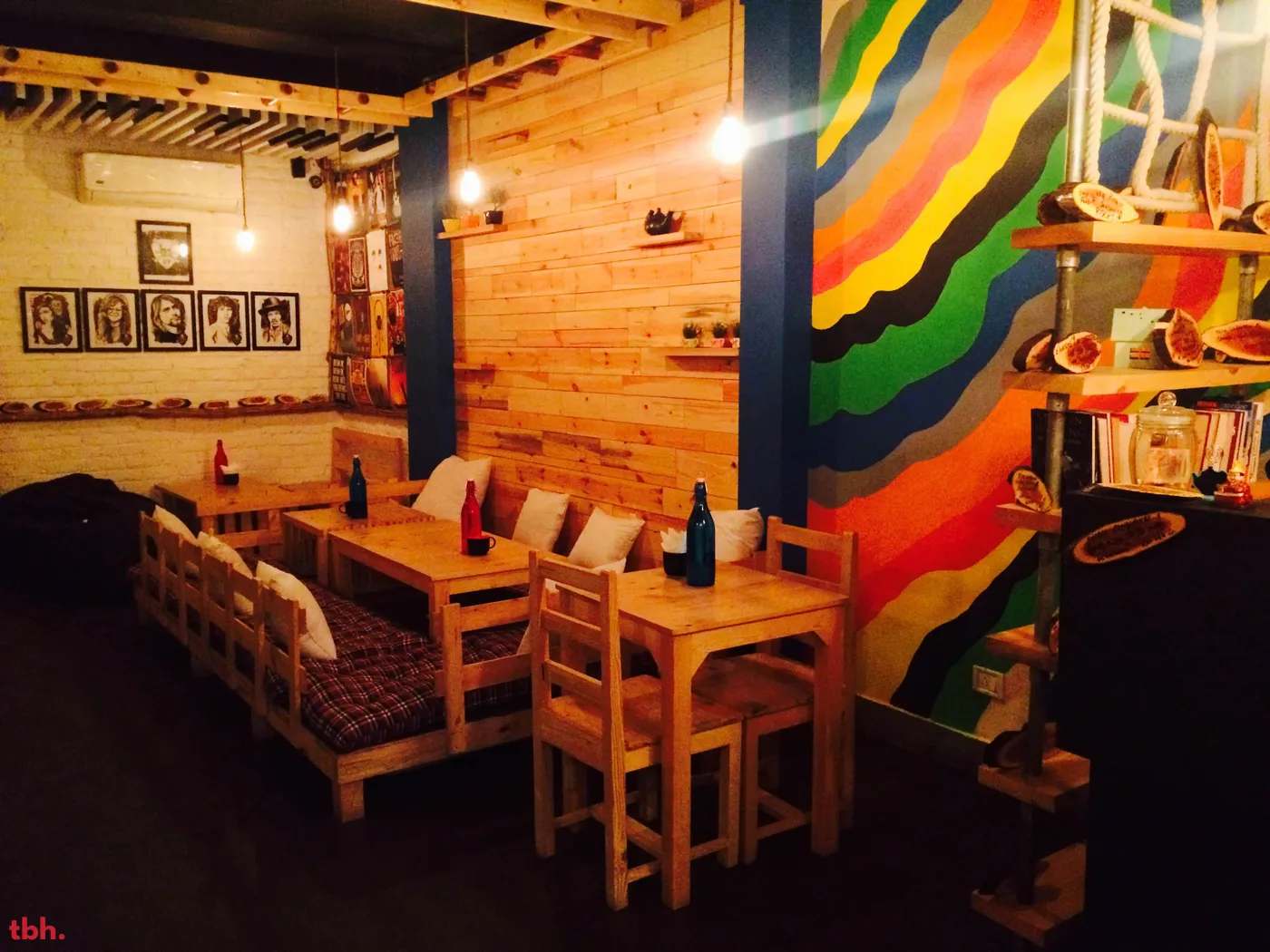 Young Wild Free Cafe Outlet Image