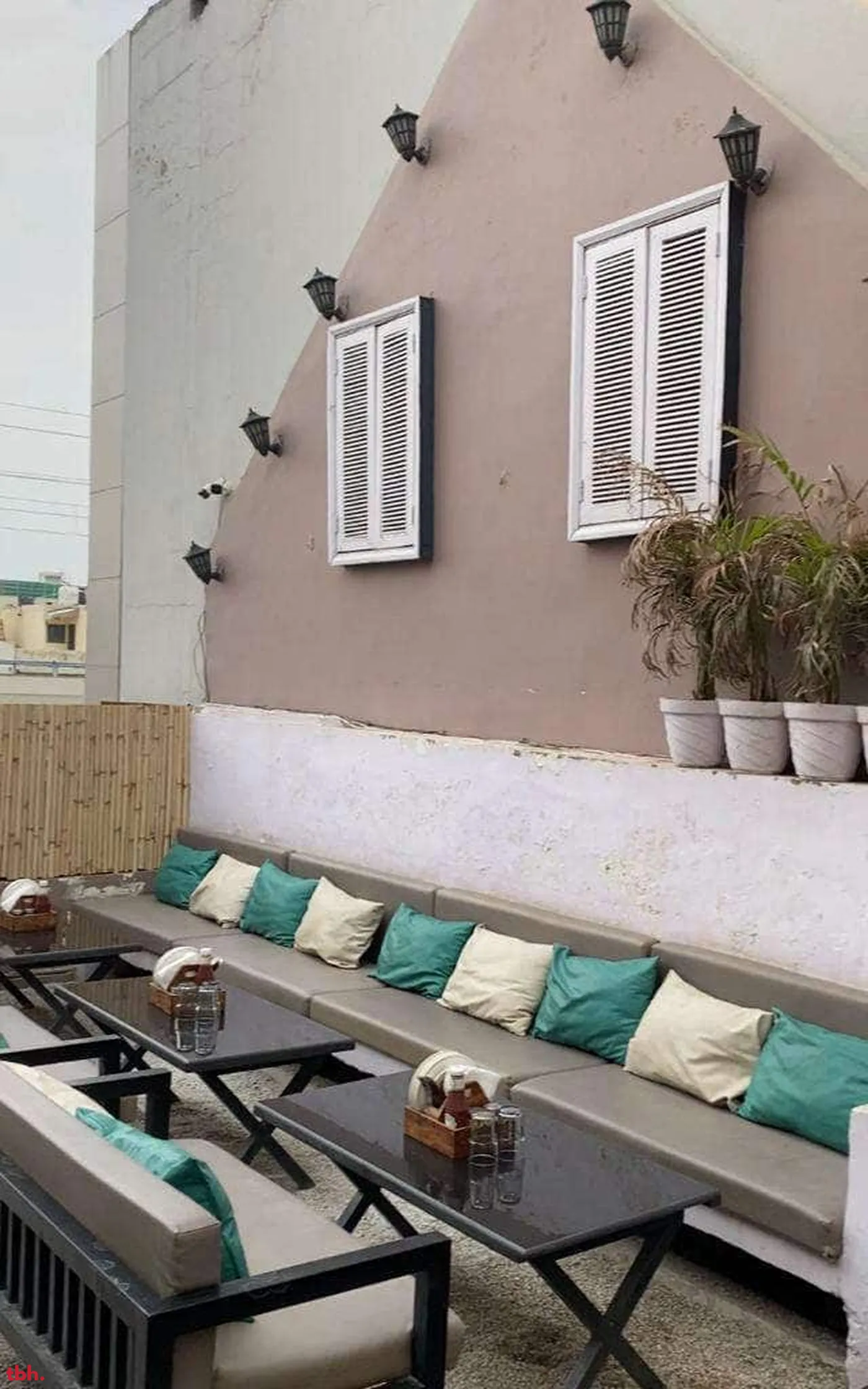 Cafe Maddox Outlet Image