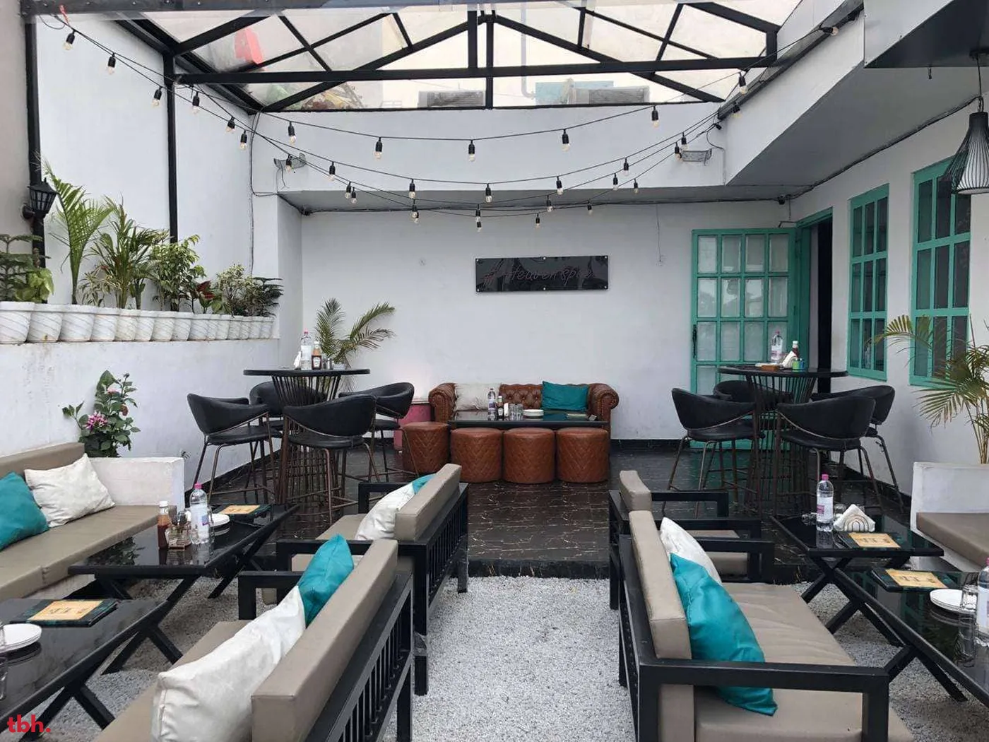 Cafe Maddox Outlet Image