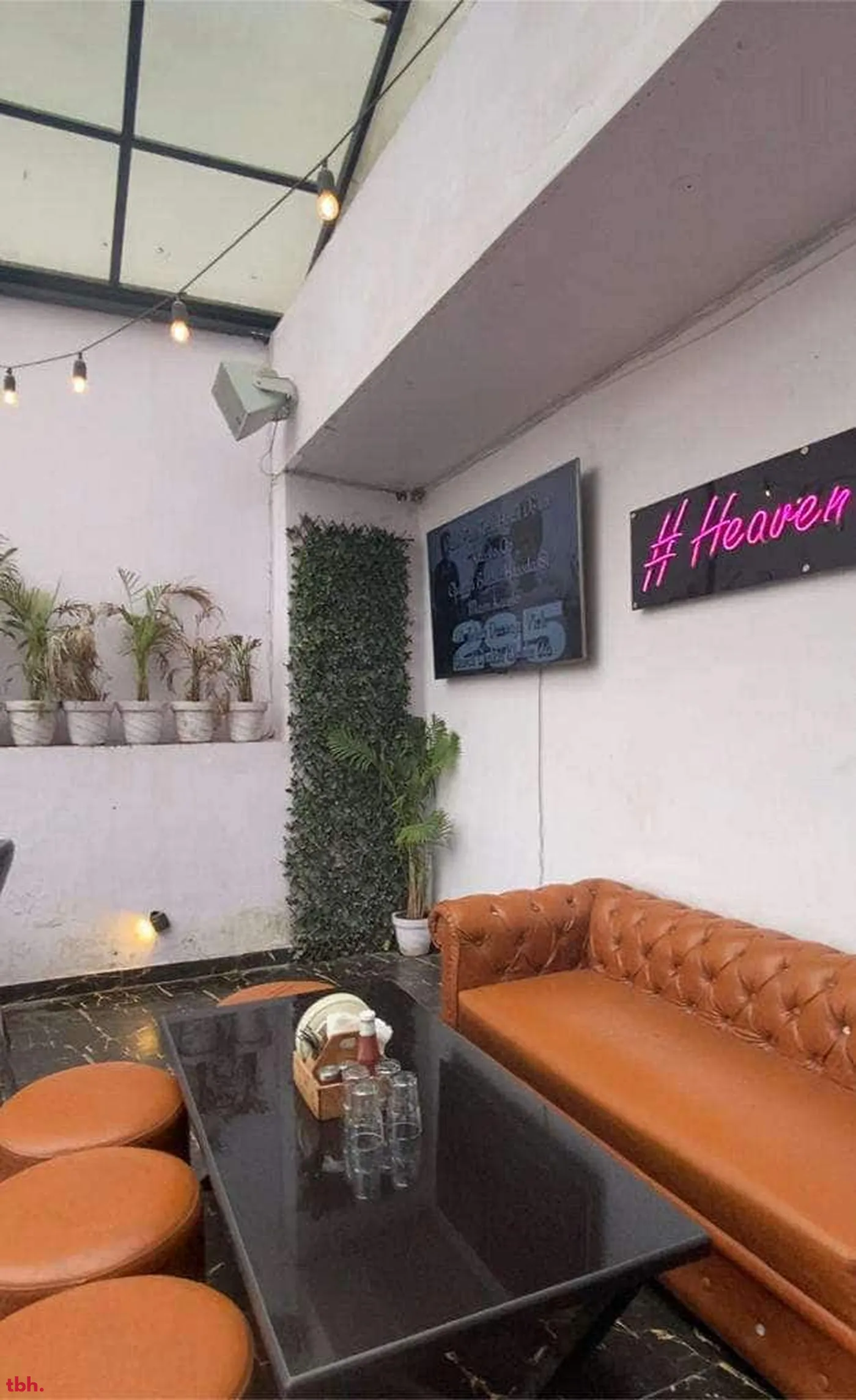 Cafe Maddox Outlet Image