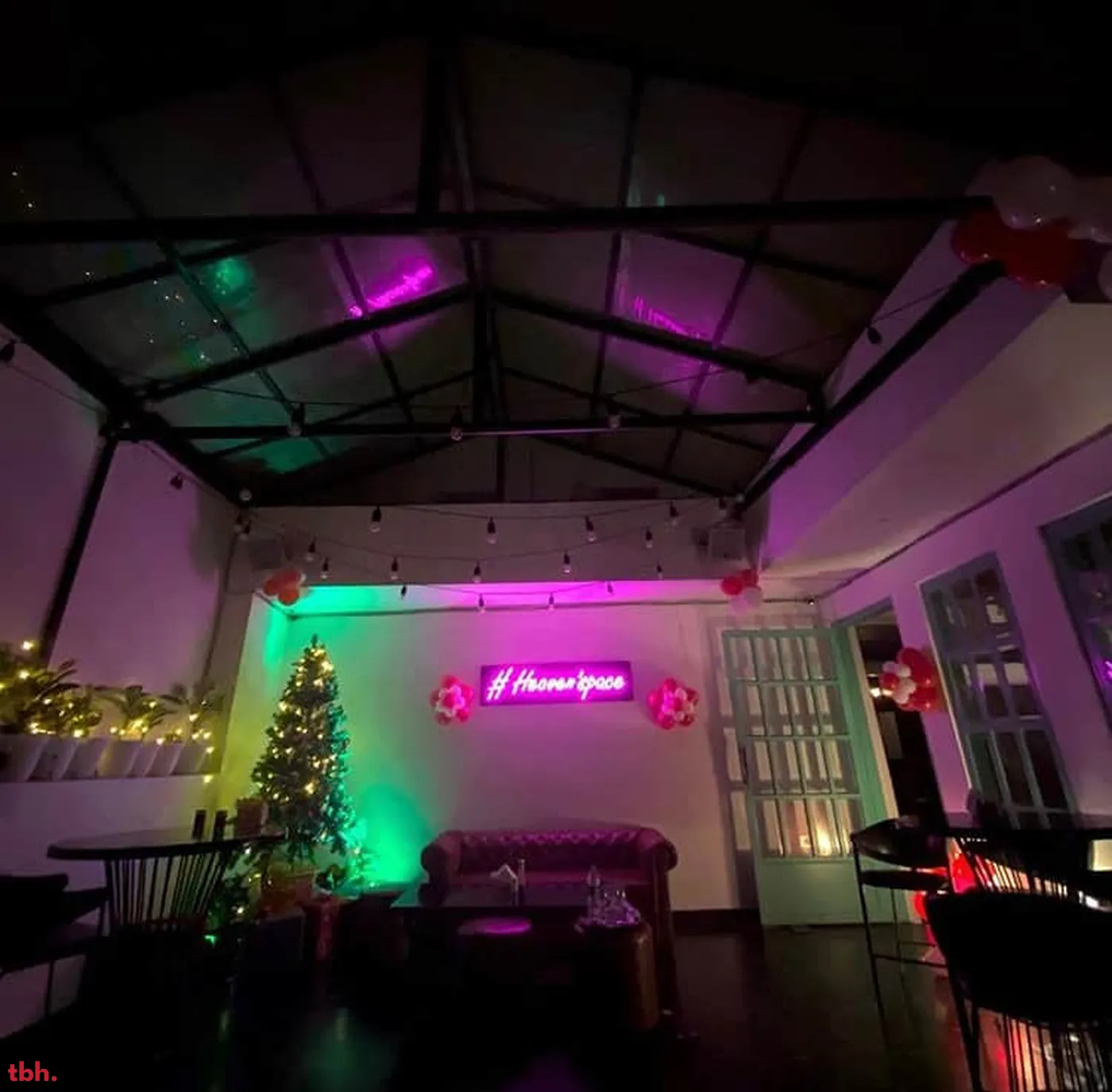 Cafe Maddox Outlet Image