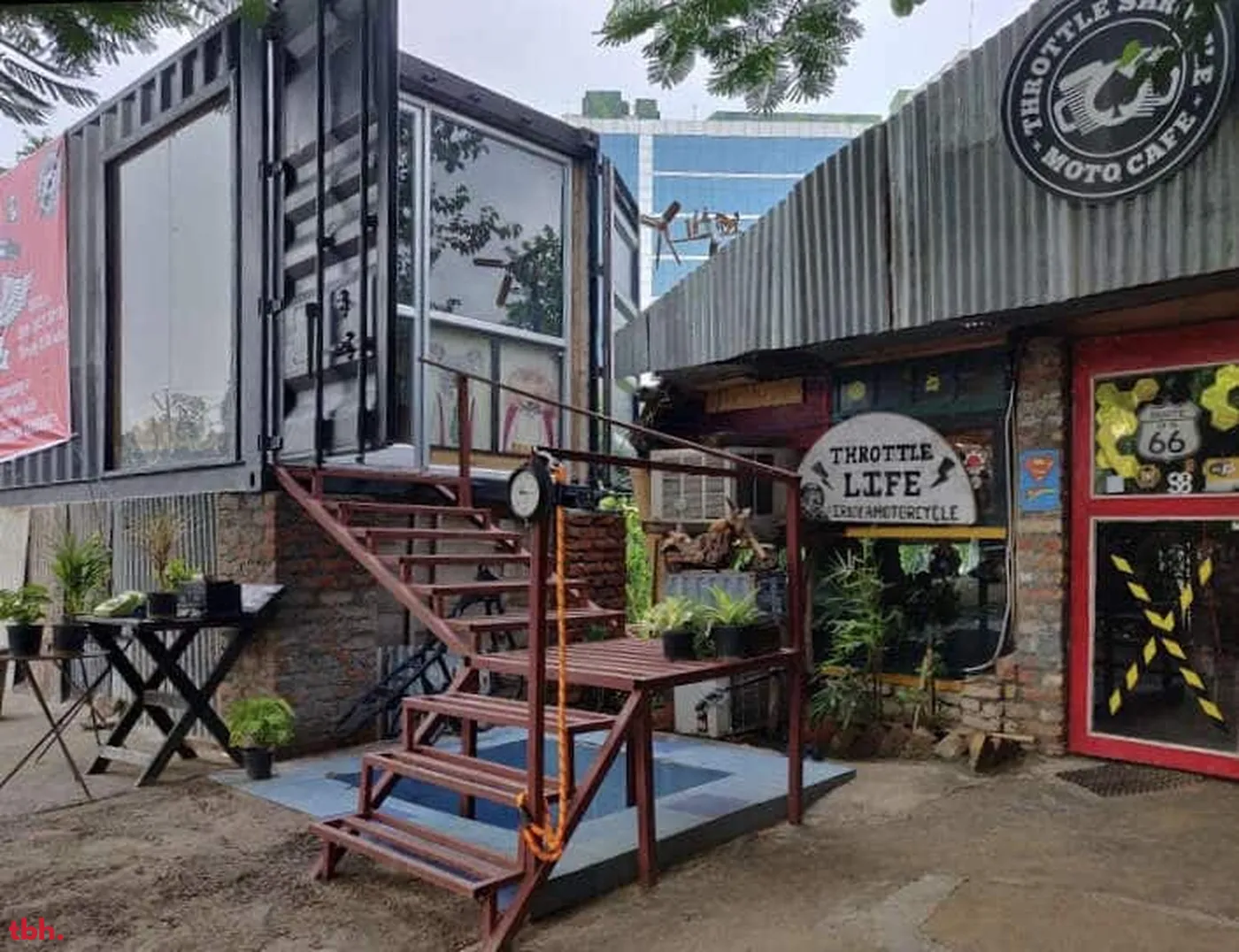 Throttle Shrottle Outlet Image