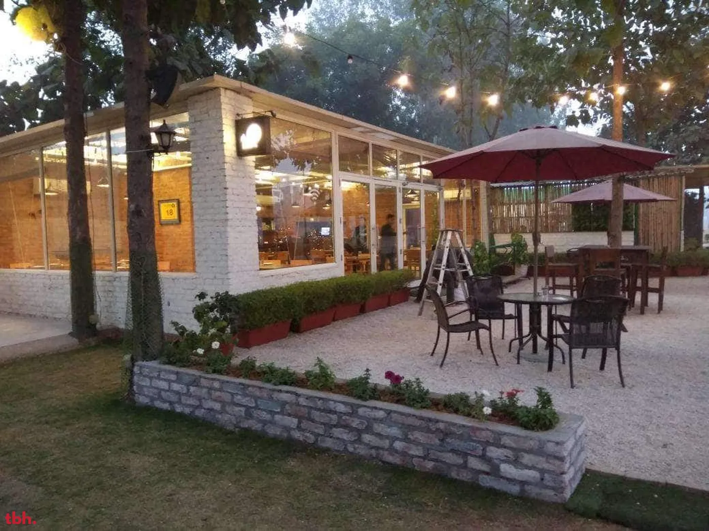 Hamoni : Cafe By The Greens Outlet Image