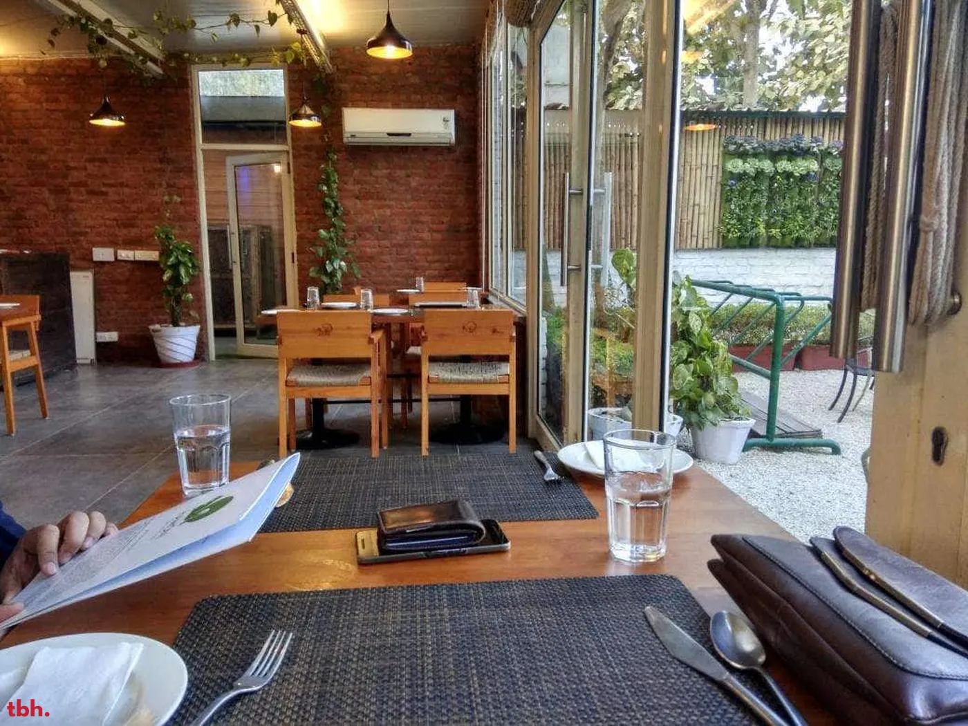 Hamoni : Cafe By The Greens Outlet Image