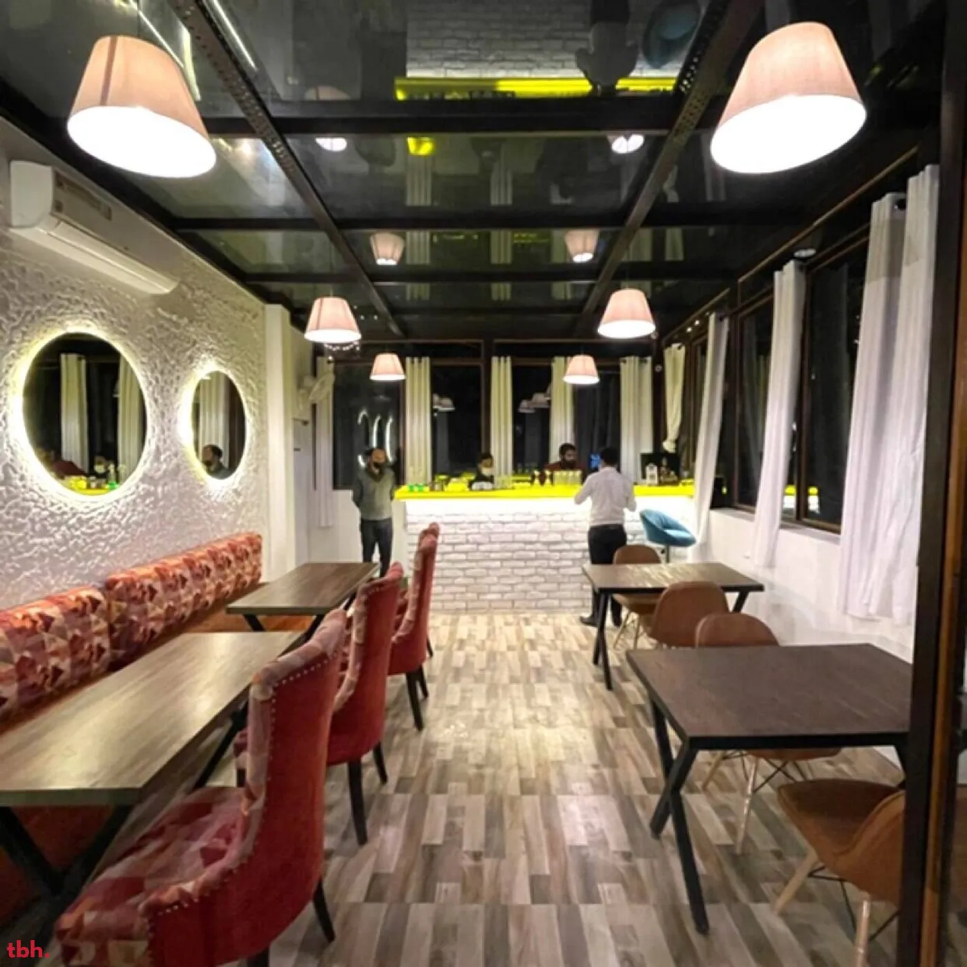 King Casanova Lounge Outlet Image