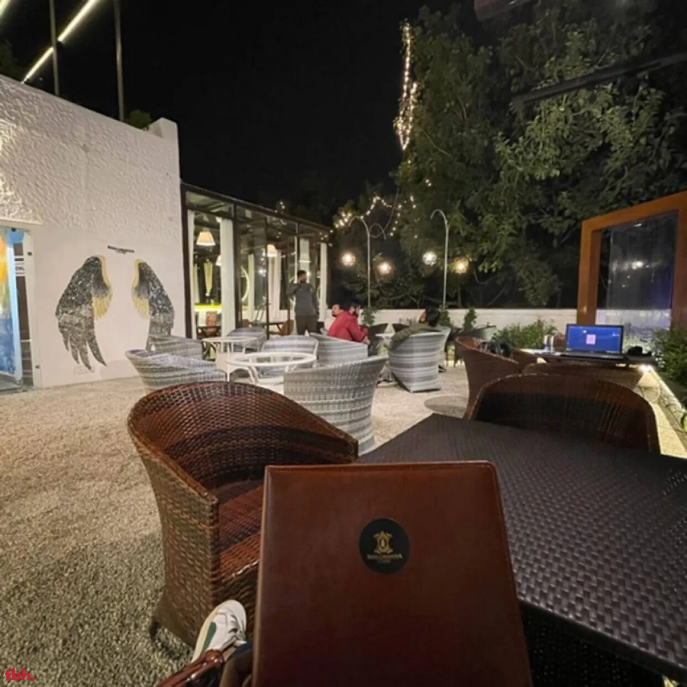 King Casanova Lounge Outlet Image