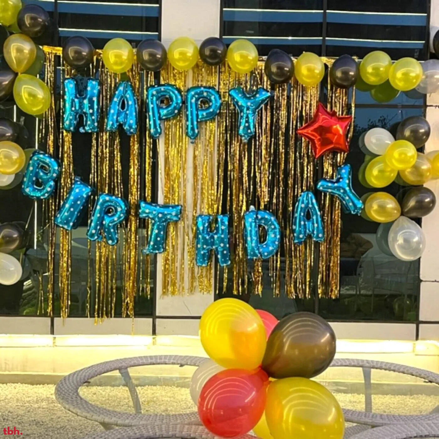 King Casanova Lounge Outlet Image