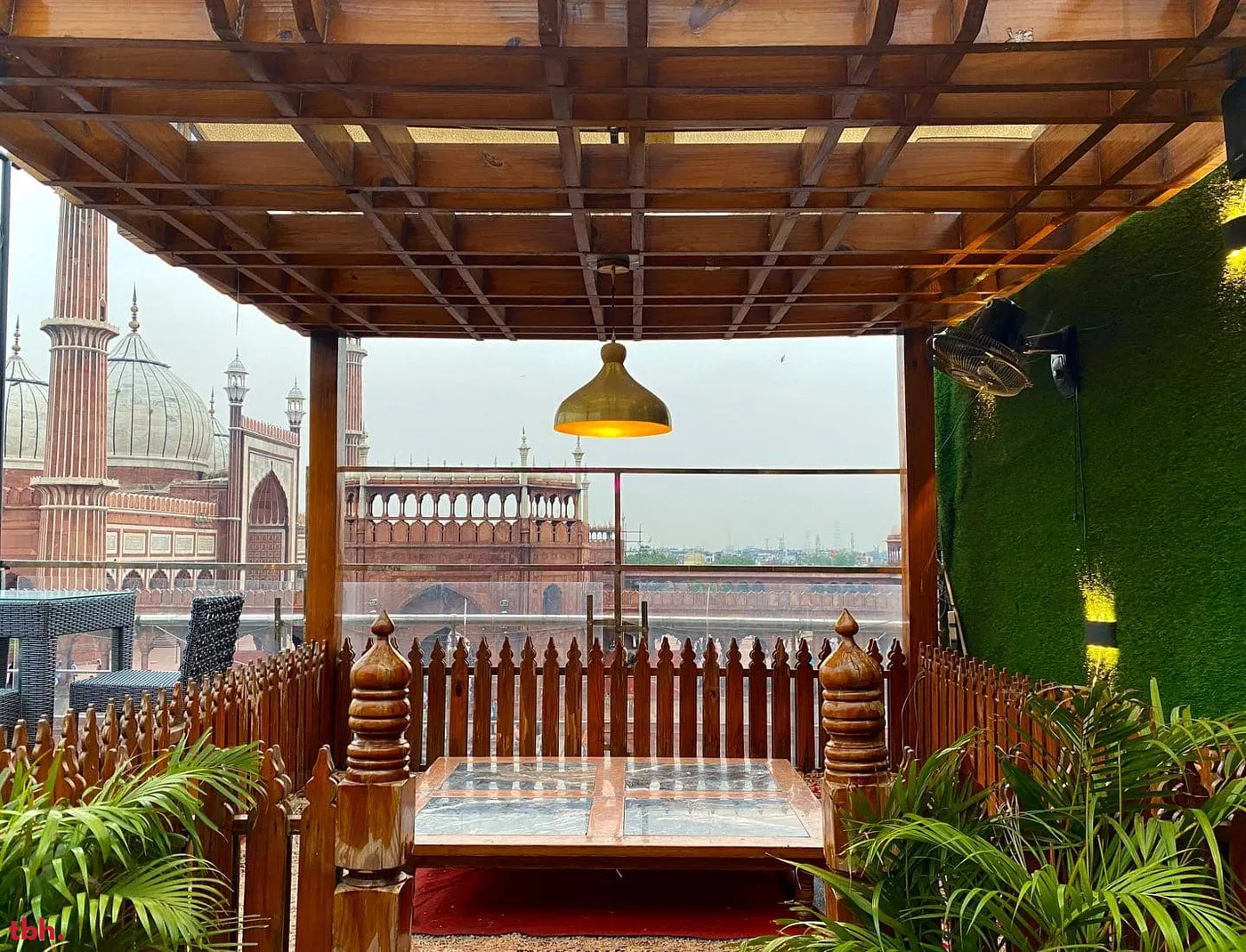 The Minar Cafe Outlet Image