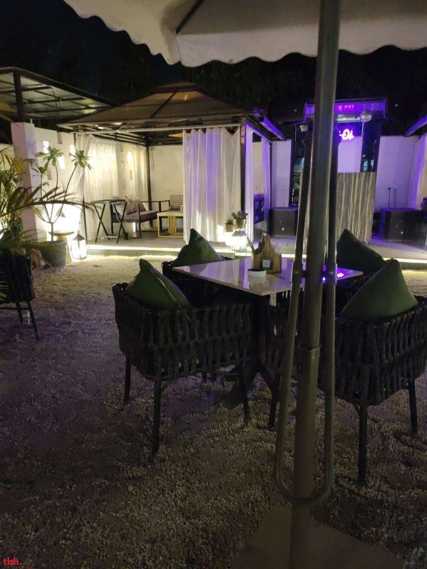 White Oak Outlet Image