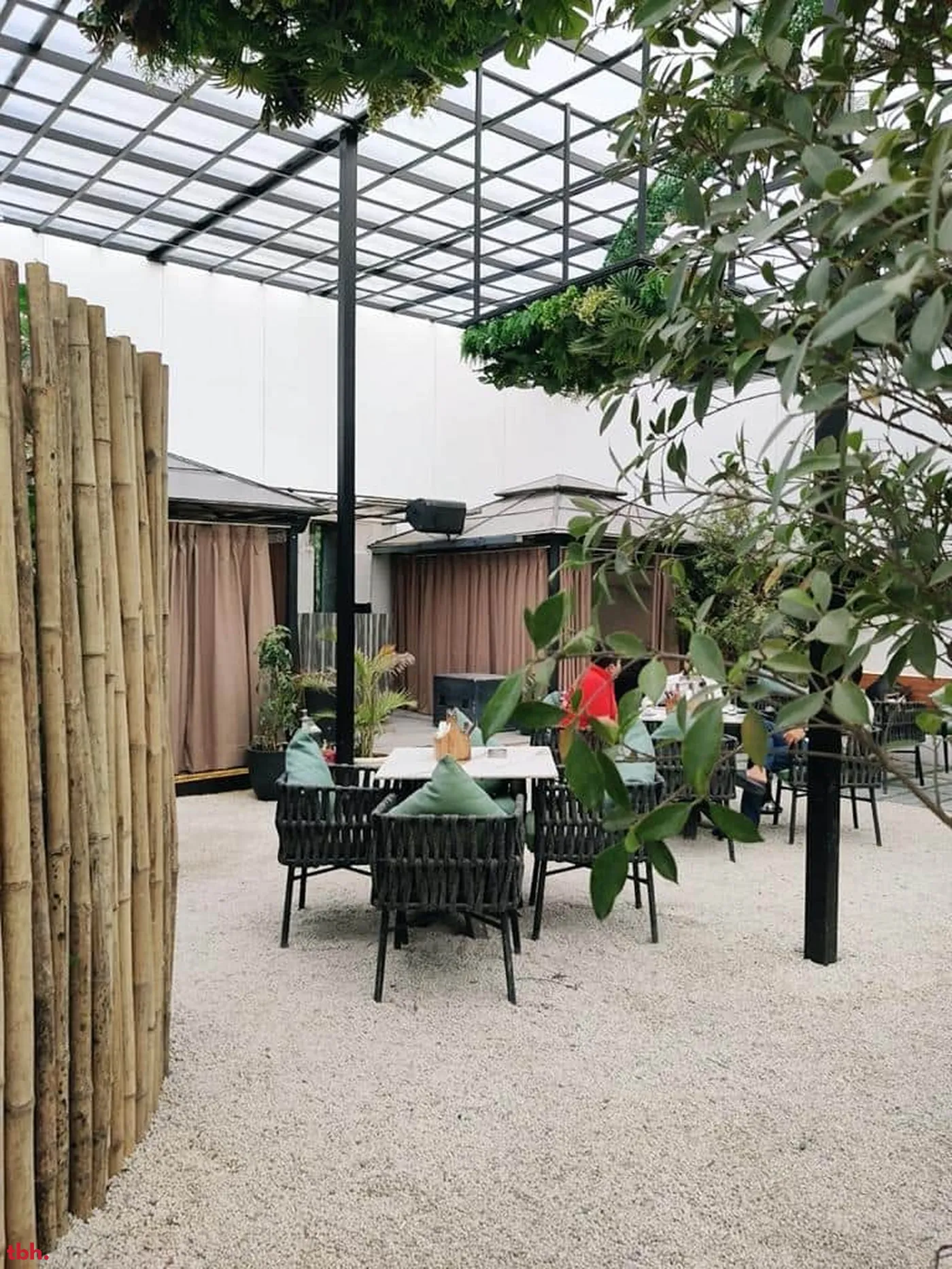 White Oak Outlet Image