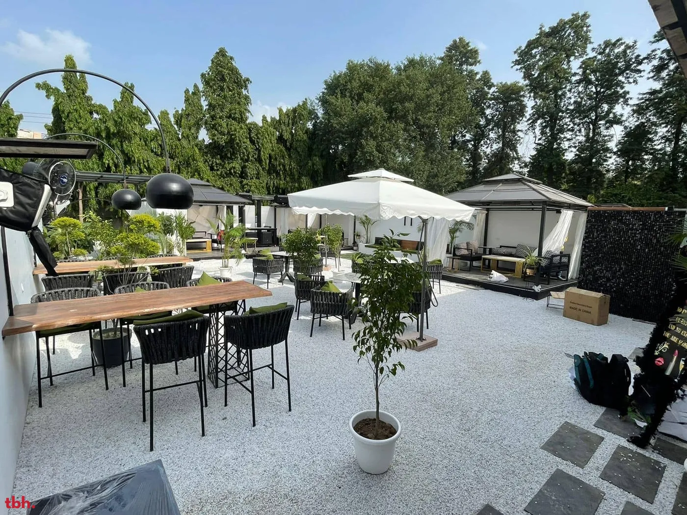 White Oak Outlet Image