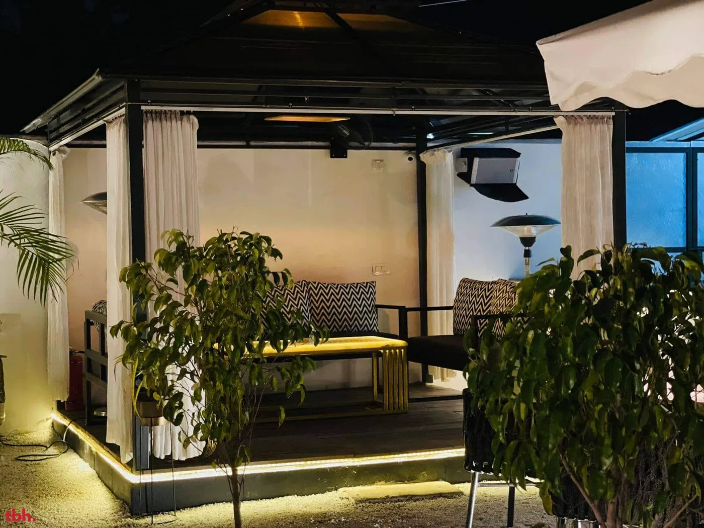 White Oak Outlet Image