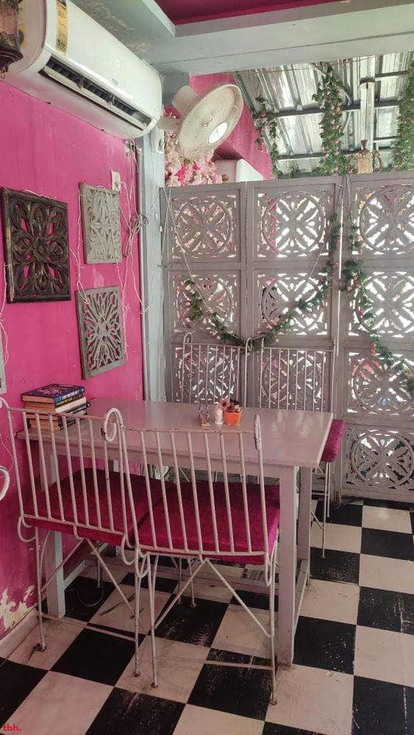 Sista'z Cafe Outlet Image