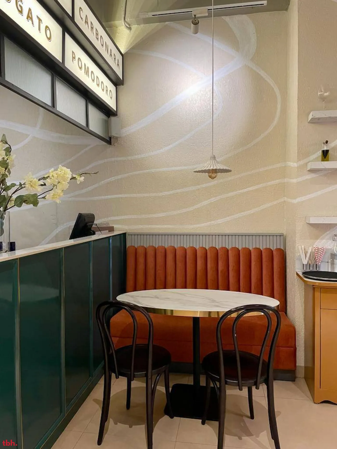 Cafe Amaretto Outlet Image