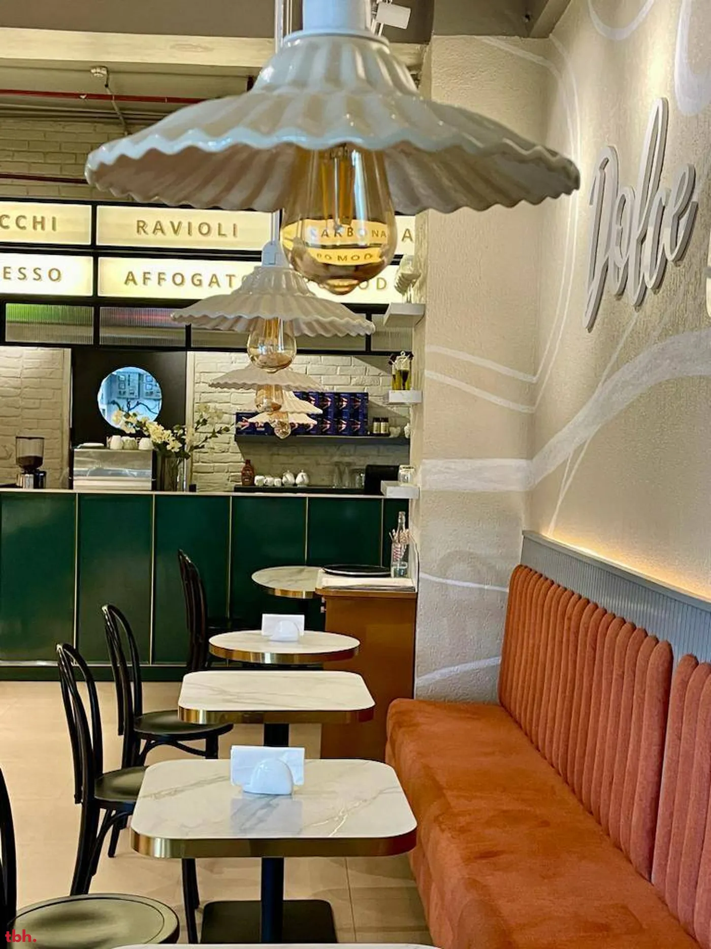 Cafe Amaretto Outlet Image