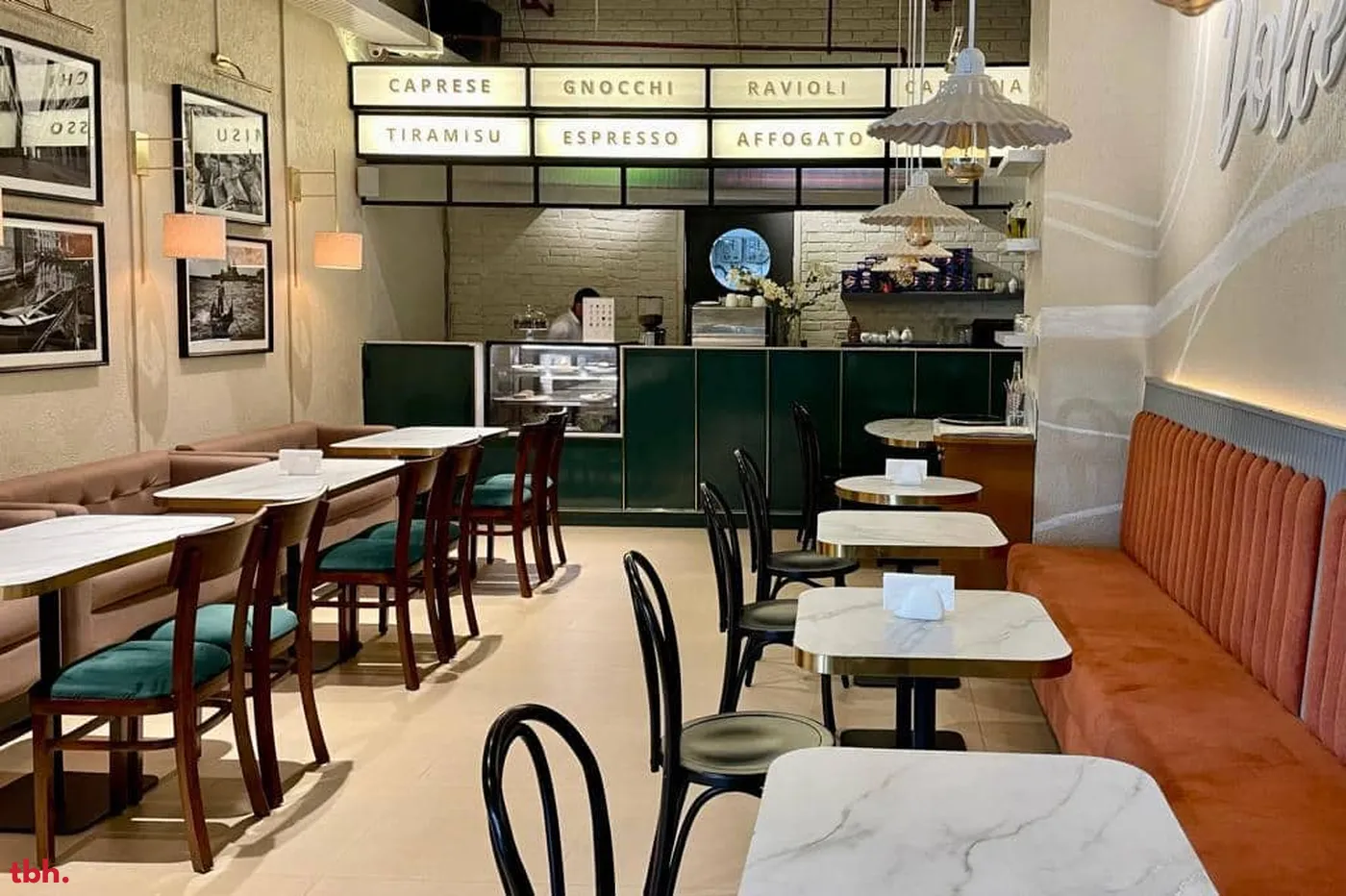 Cafe Amaretto Outlet Image