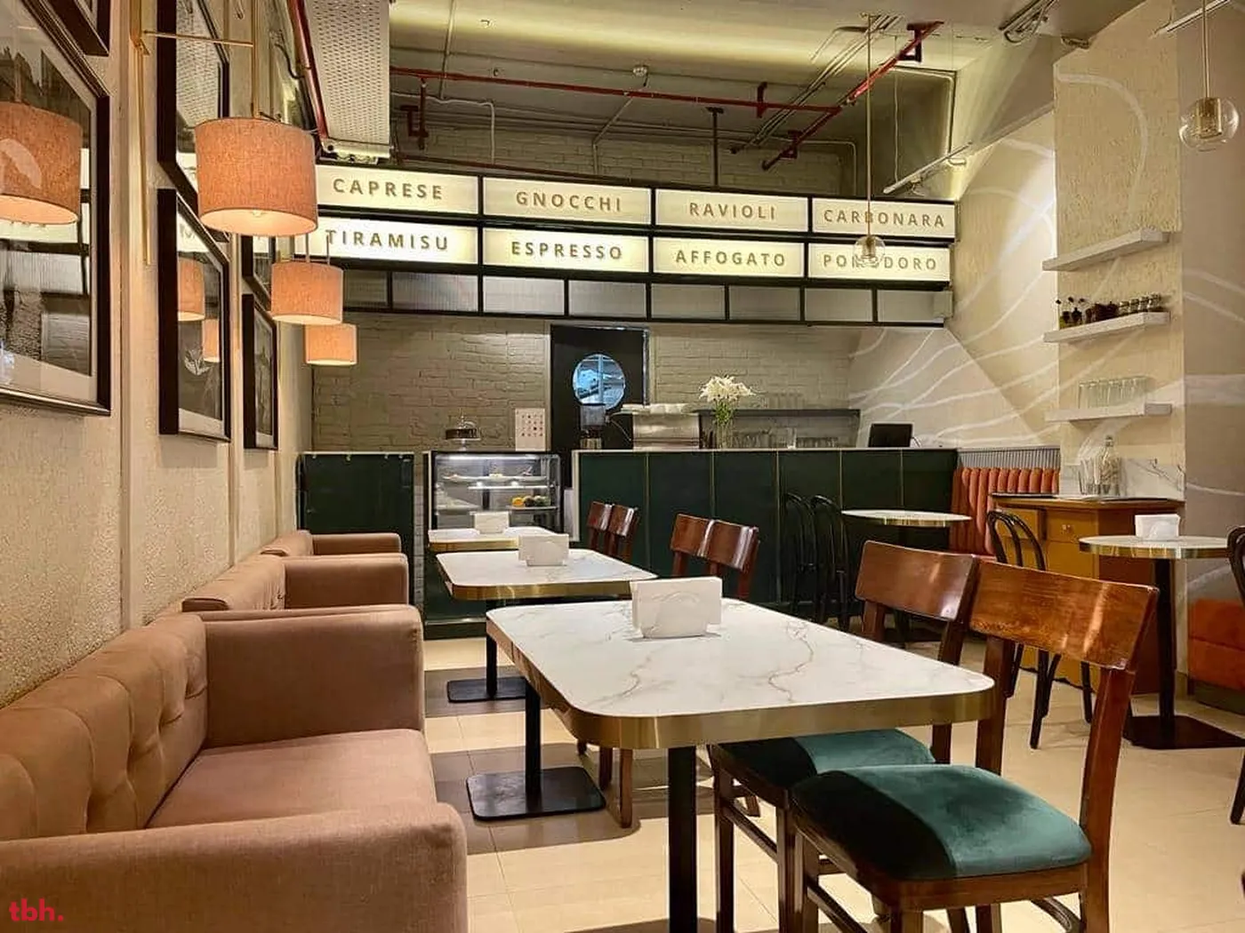 Cafe Amaretto Outlet Image