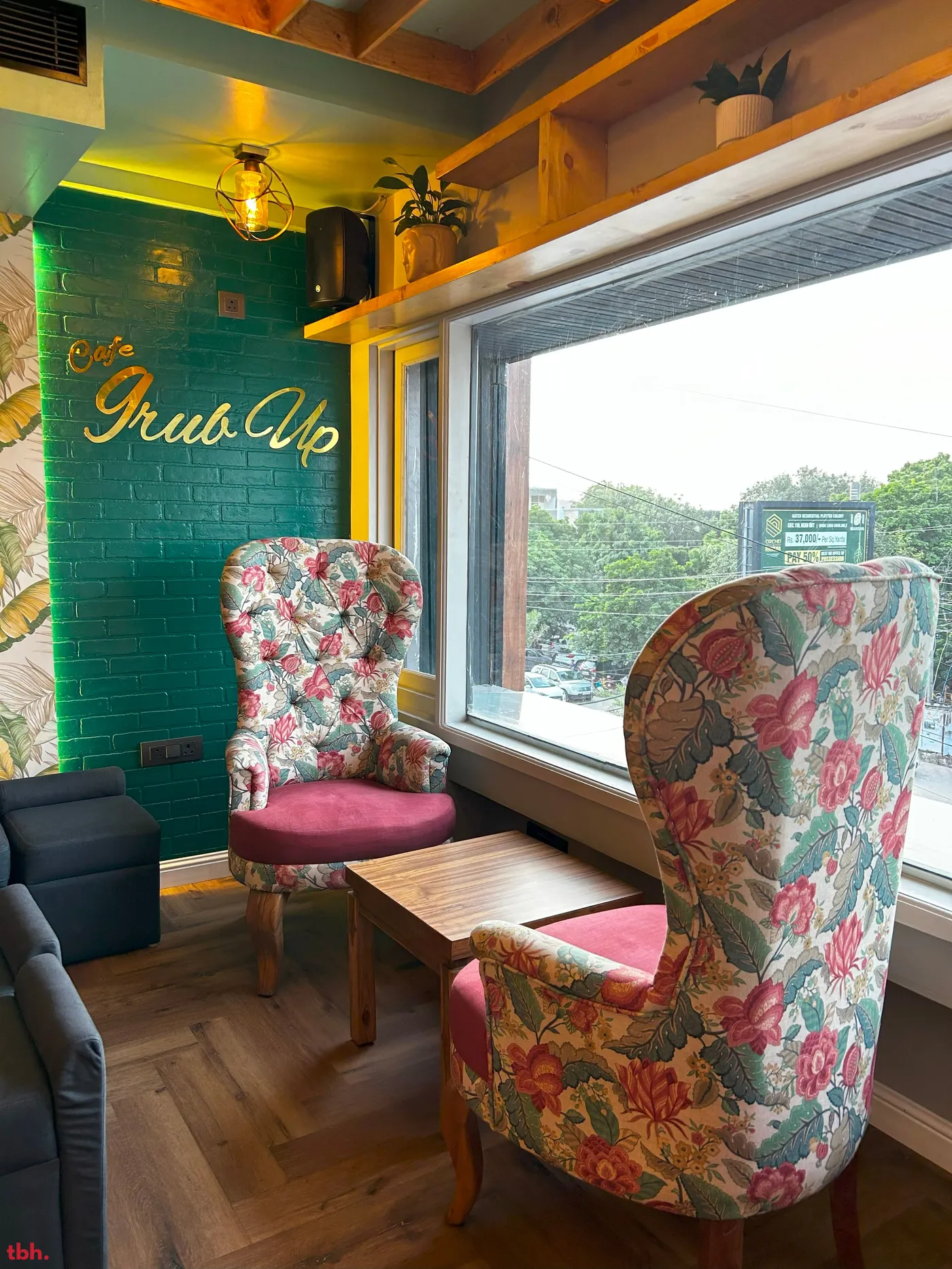 Cafe Grub Up Outlet Image