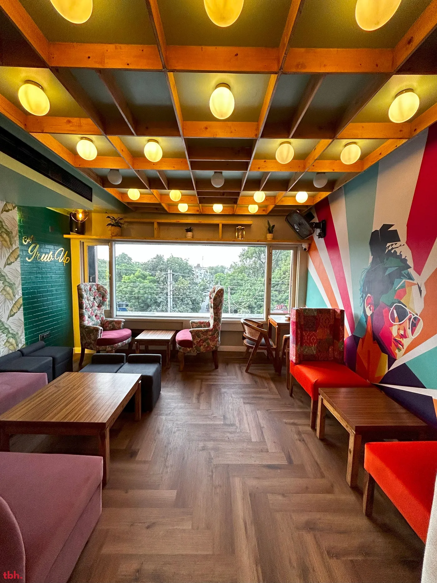 Cafe Grub Up Outlet Image