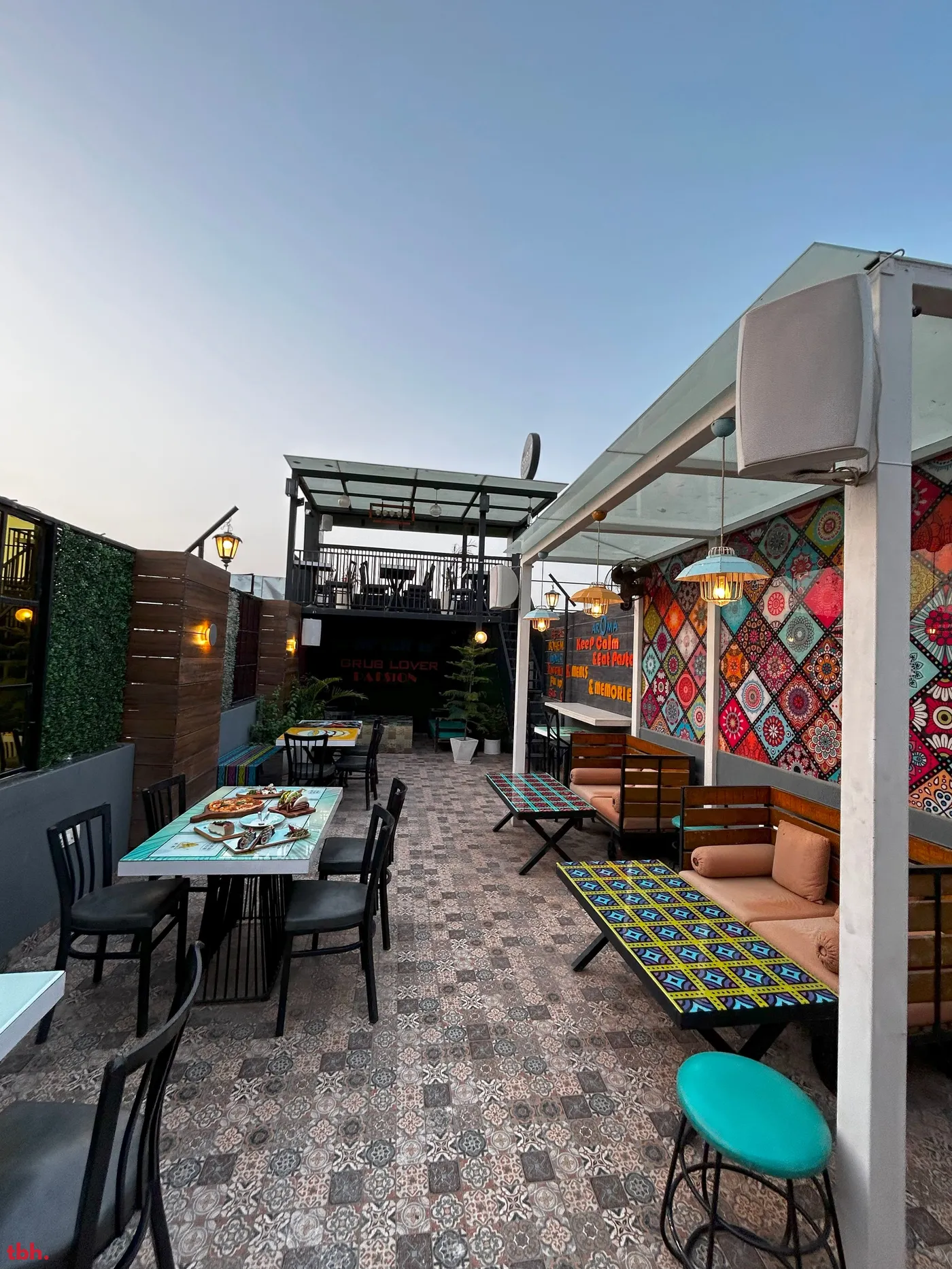 Cafe Grub Up Outlet Image