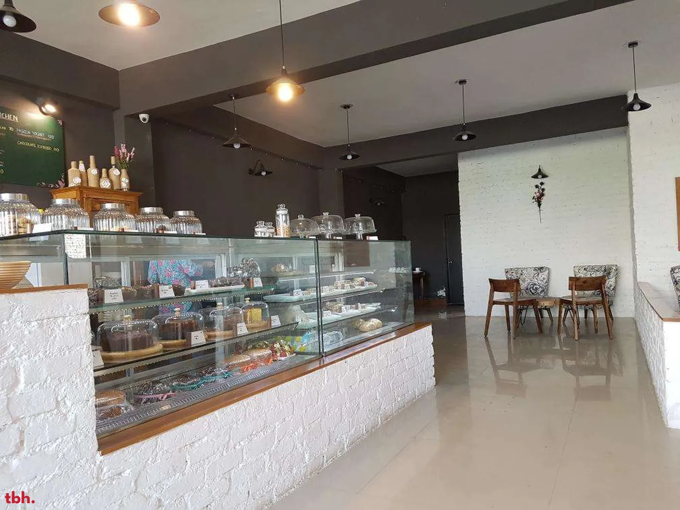 Sparrows At Home Cafe Outlet Image