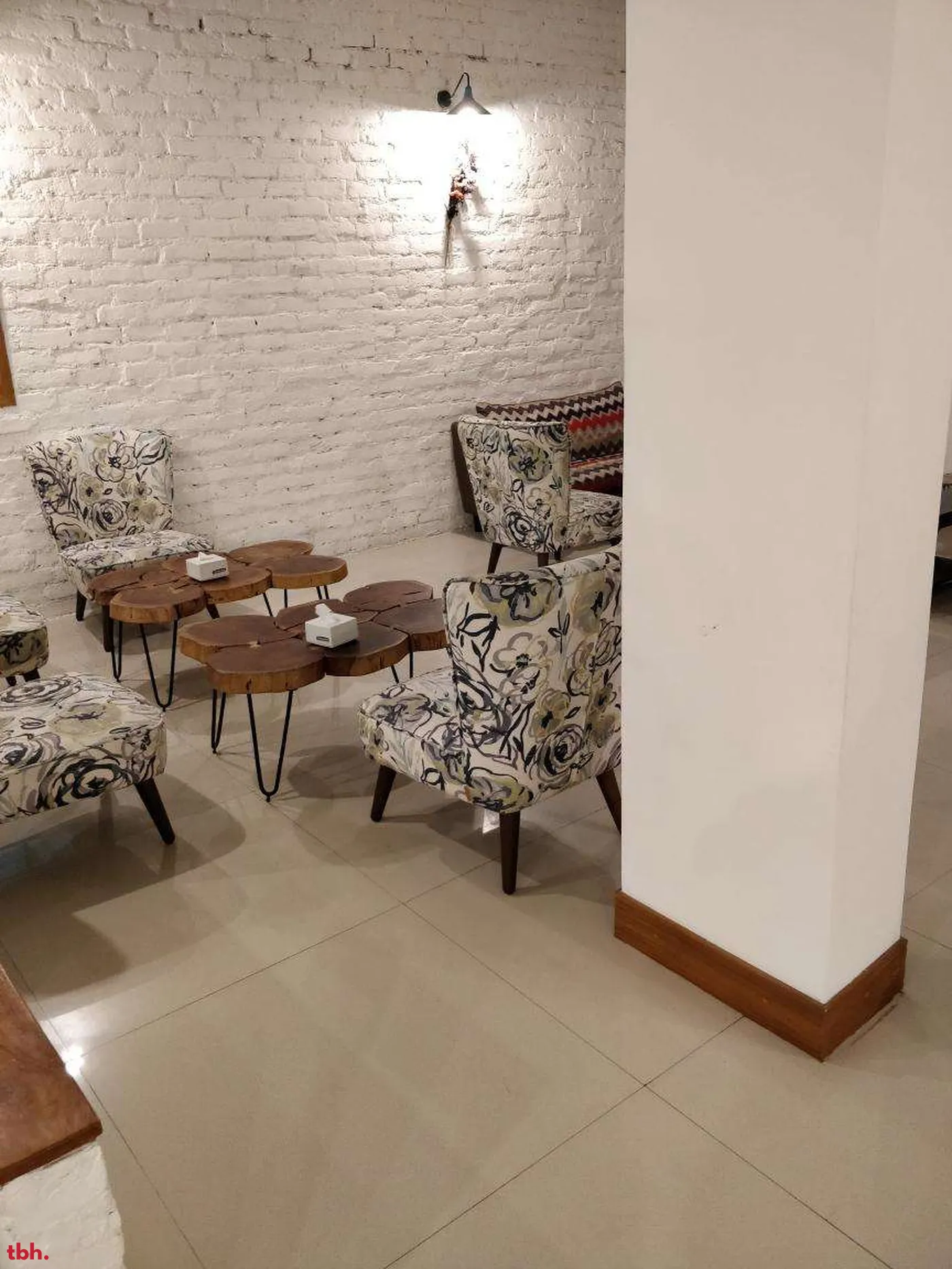 Sparrows At Home Cafe Outlet Image