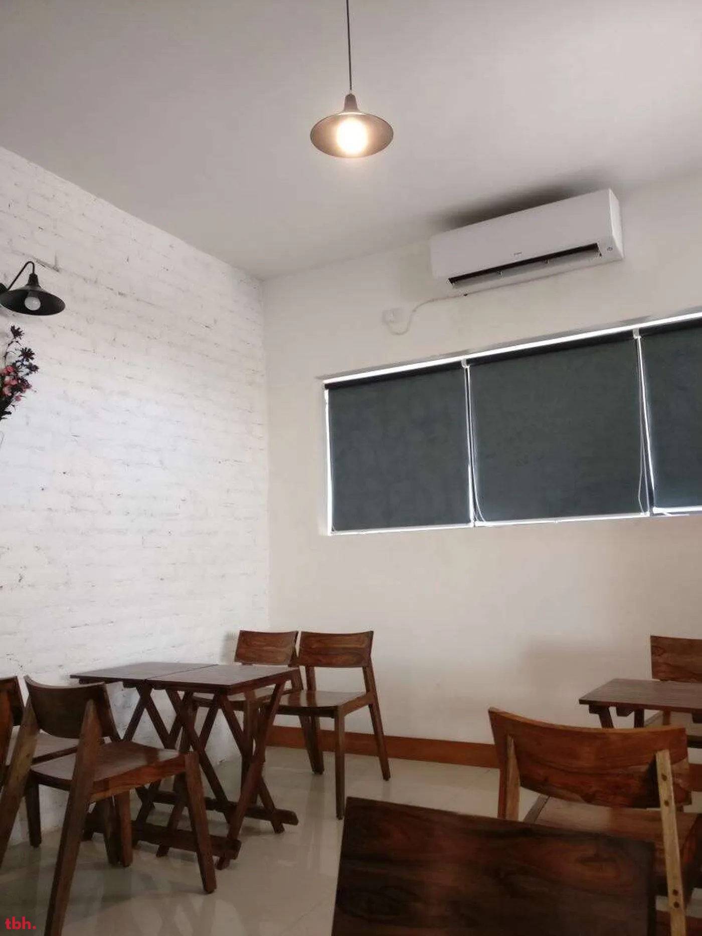 Sparrows At Home Cafe Outlet Image