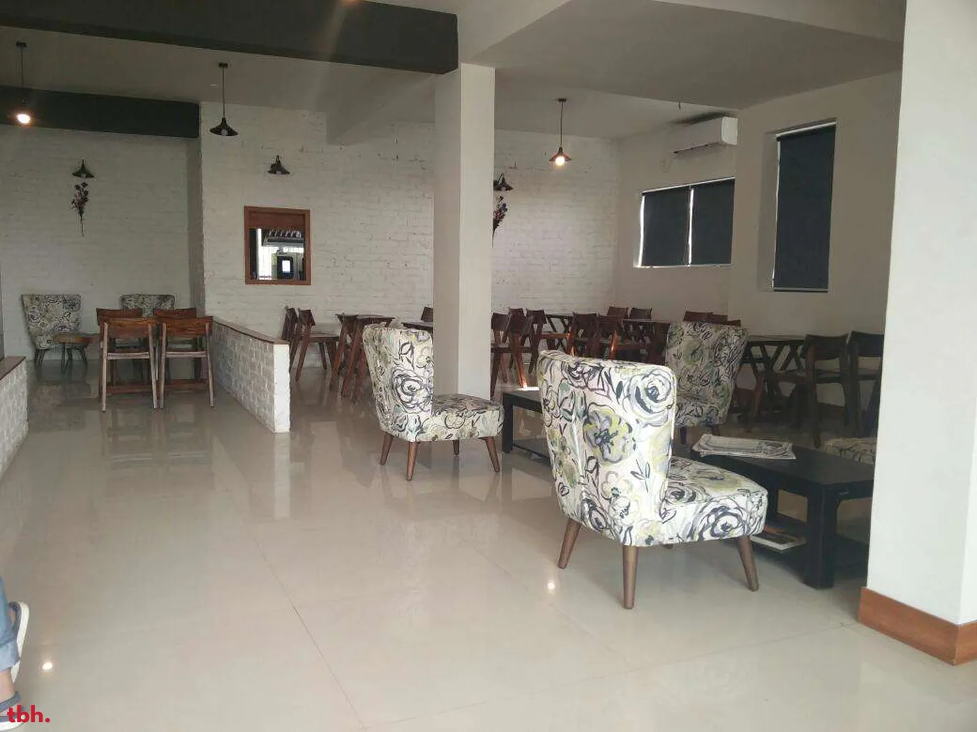 Sparrows At Home Cafe Outlet Image