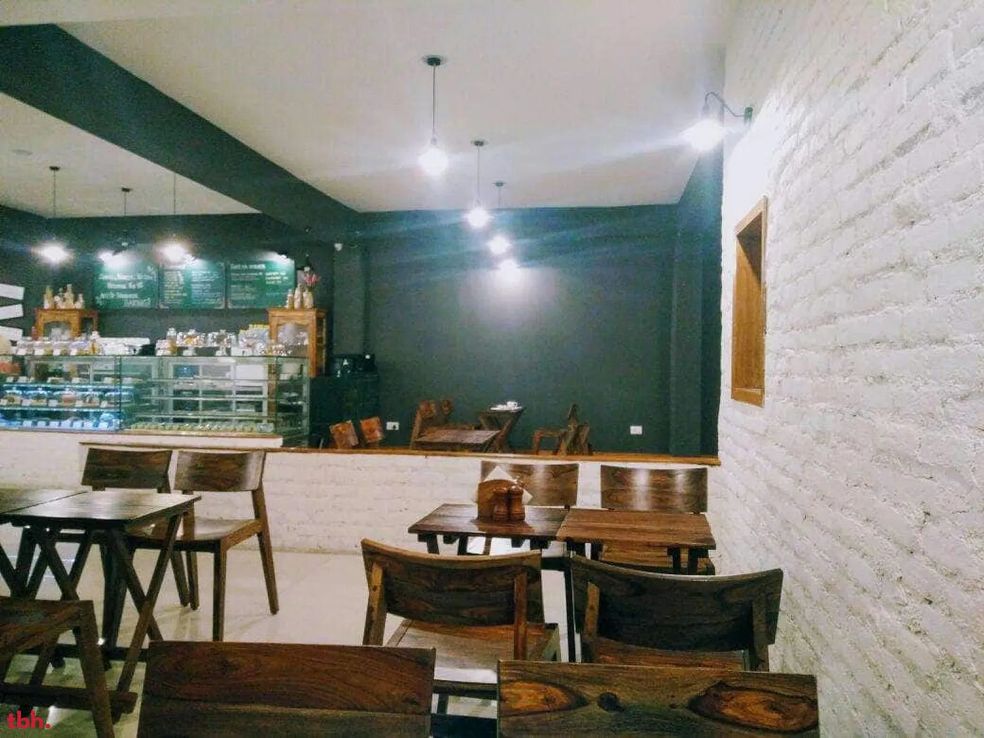 Sparrows At Home Cafe Outlet Image