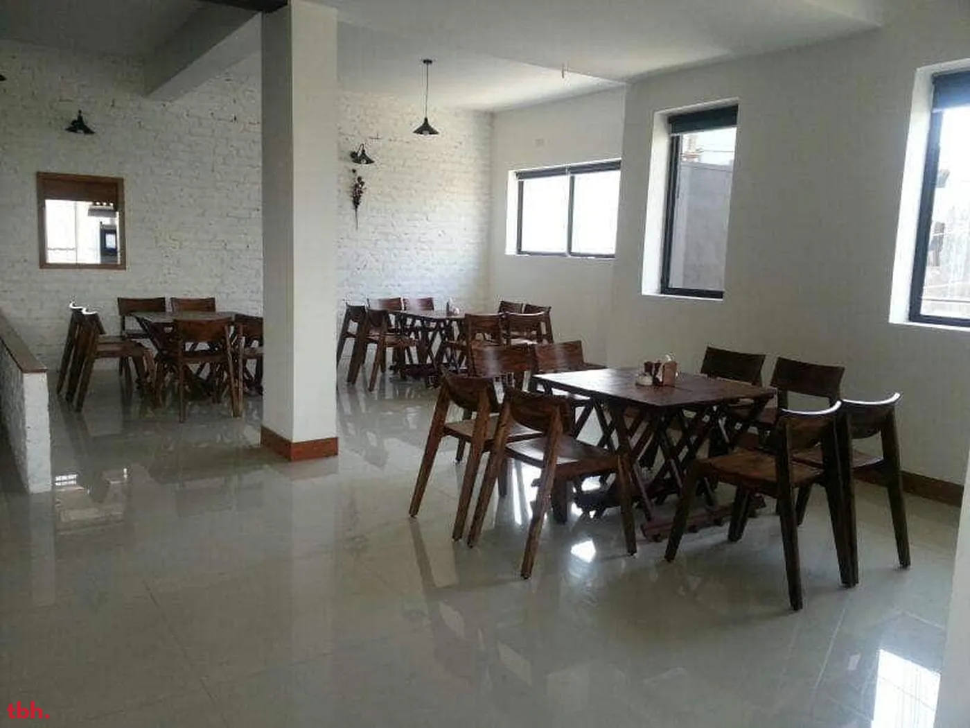 Sparrows At Home Cafe Outlet Image