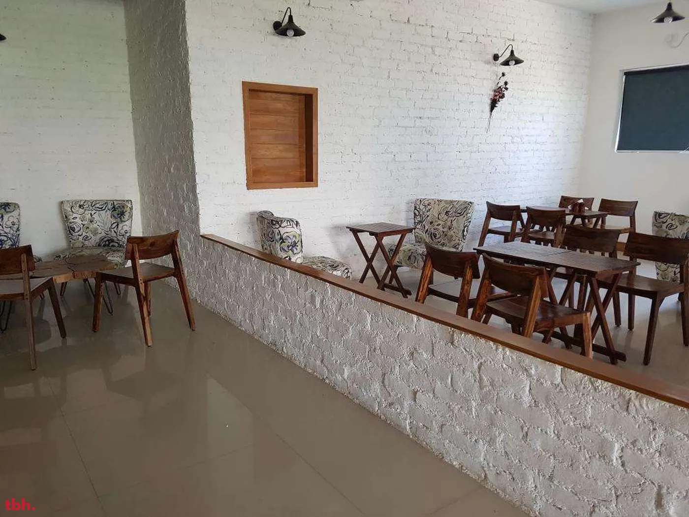 Sparrows At Home Cafe Outlet Image